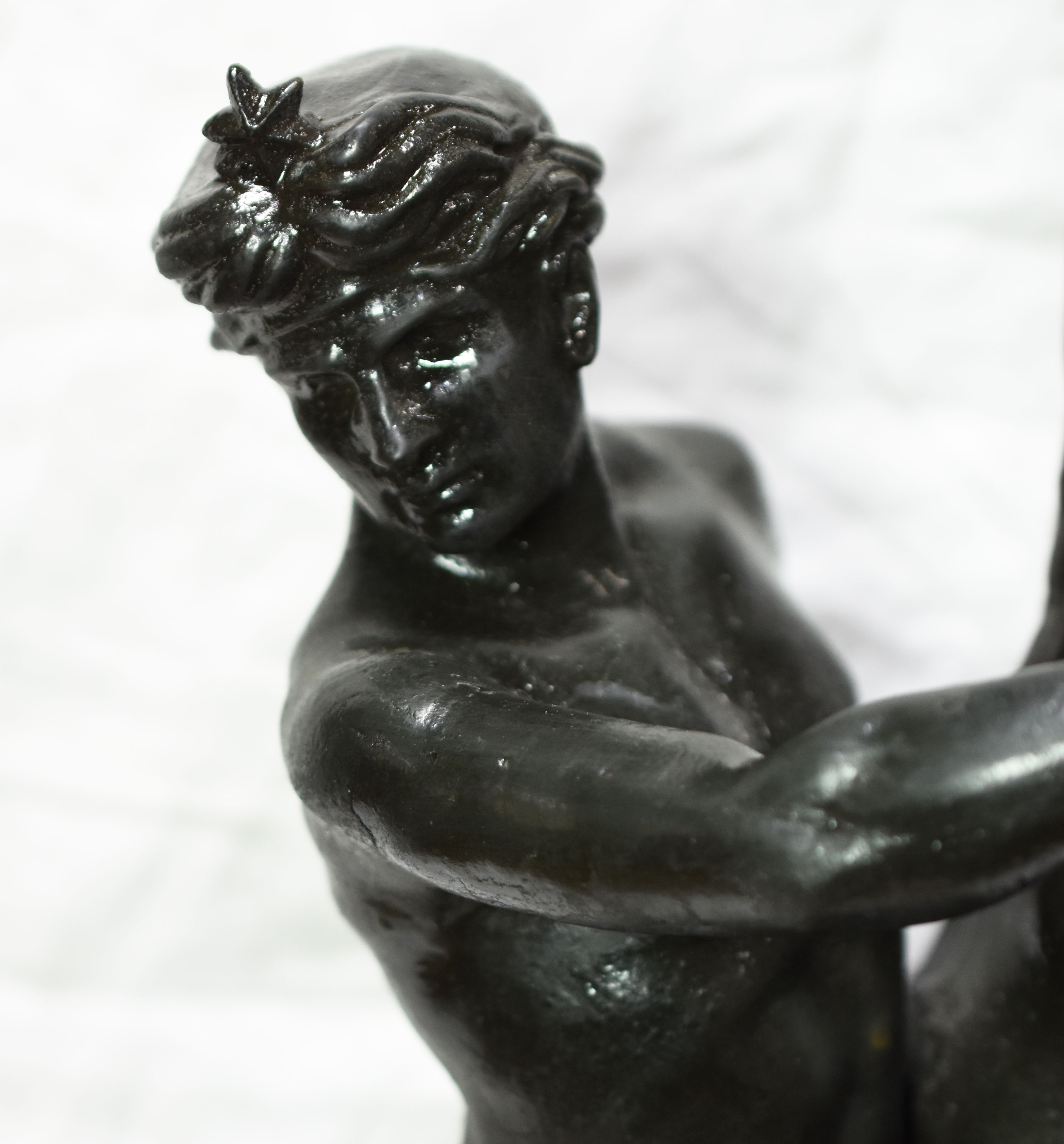 Escultura em bronze " Le genie de L ' humanité " . Finíssimos traço... - foto 2 de 7