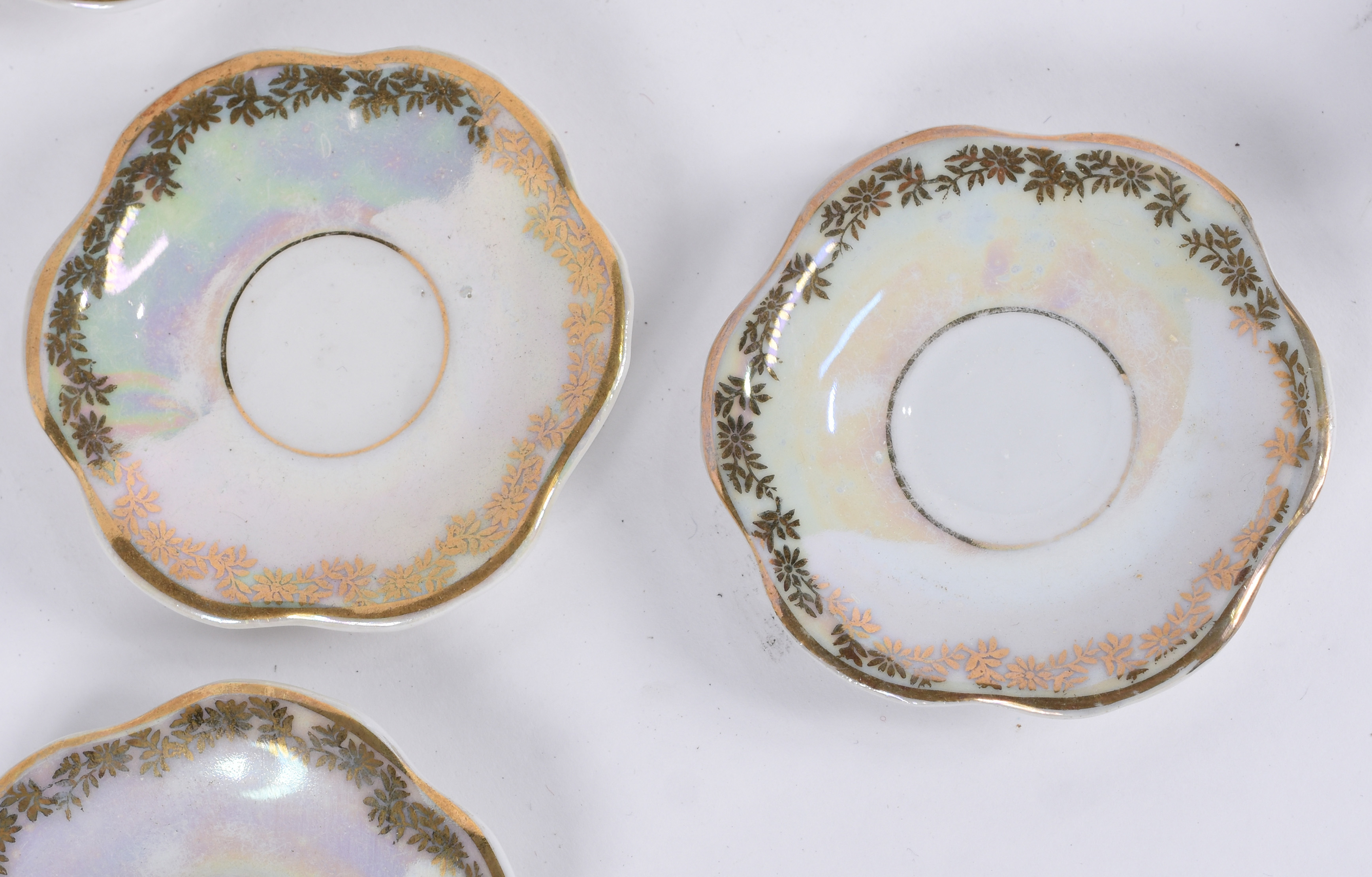 Seis xícaras com pires de porcelana para café. - foto 6 de 6