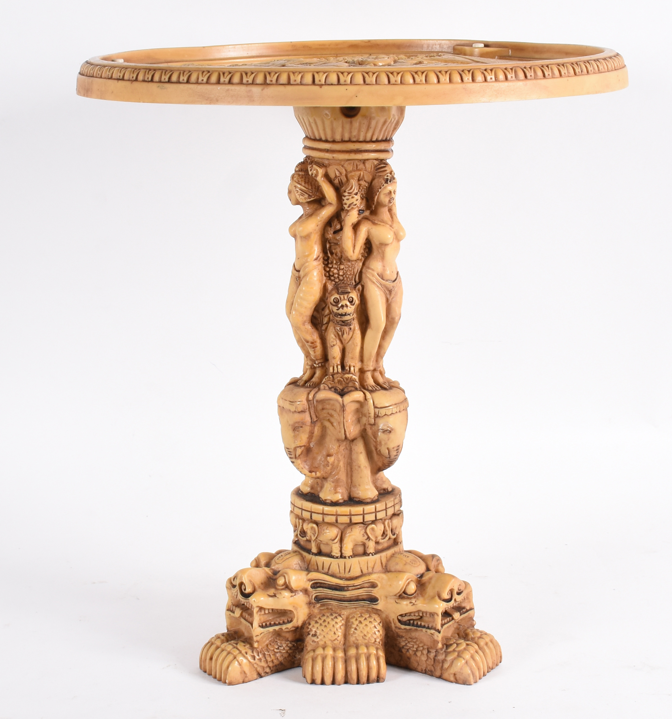 Mesa de resina oriental com entalhes em relevo. - foto 3 de 4