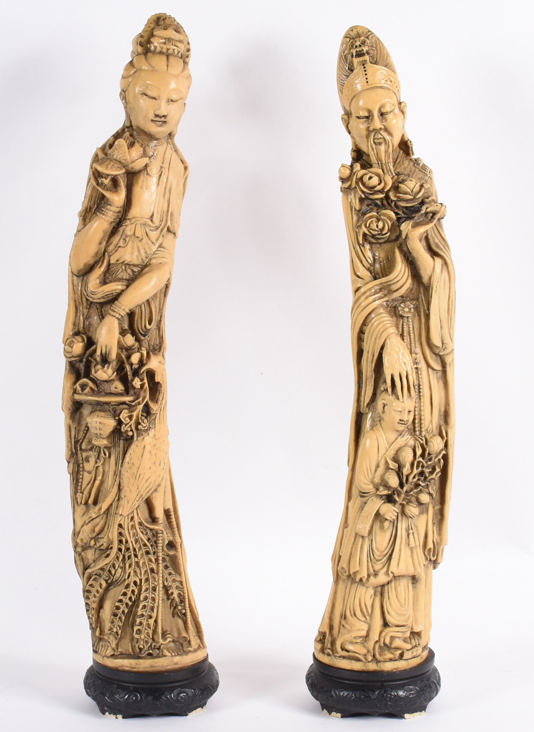 Par de figuras em marfinite. - foto 1 de 6