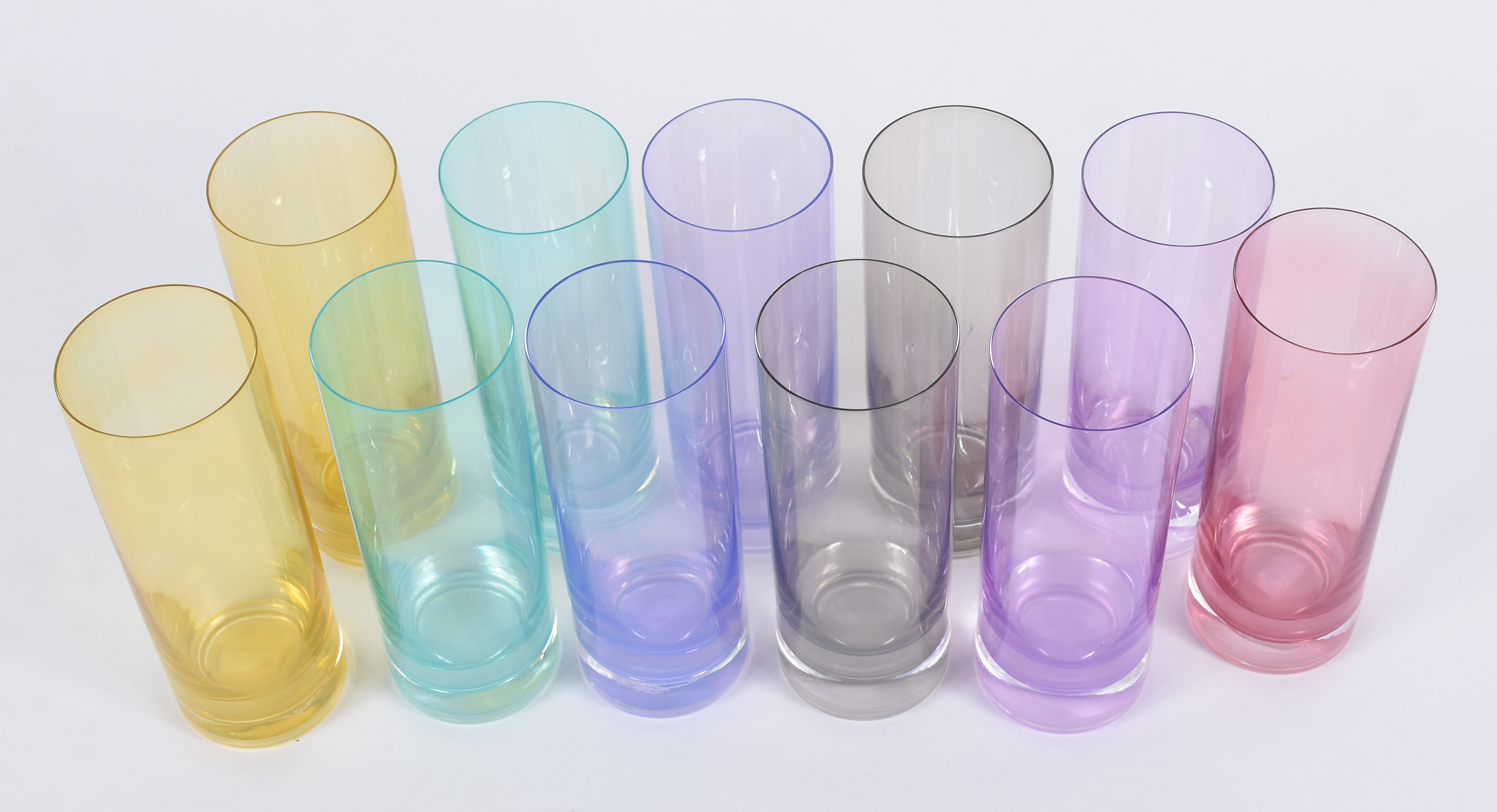 Onze copos longos em demi cristal de diversas cores. - foto 1 de 3
