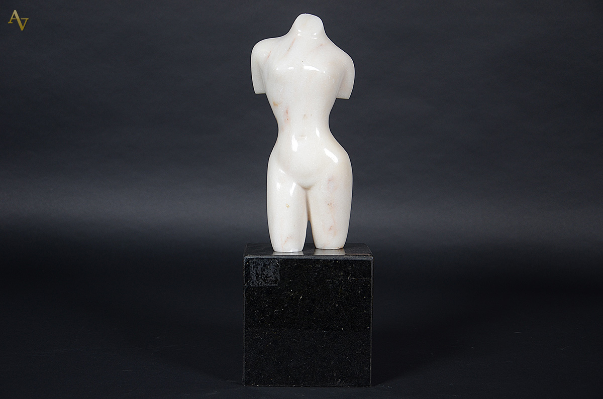 BRUNO GIORGI - Escultura de mármore branco representando torso... - foto 1 de 2