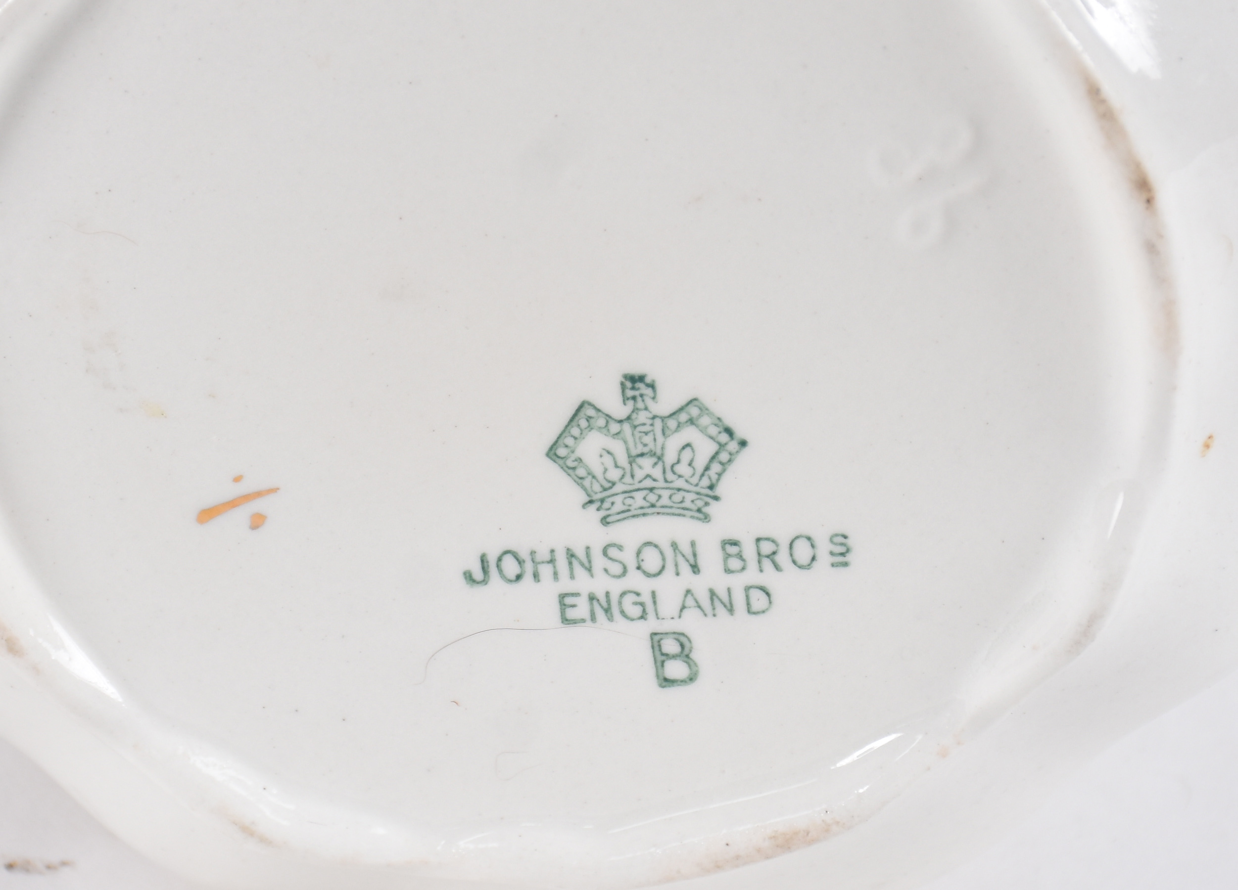 Diversas peças sendo: 10 pratos fundos de porcelana J&G Meakin... - foto 4 de 6