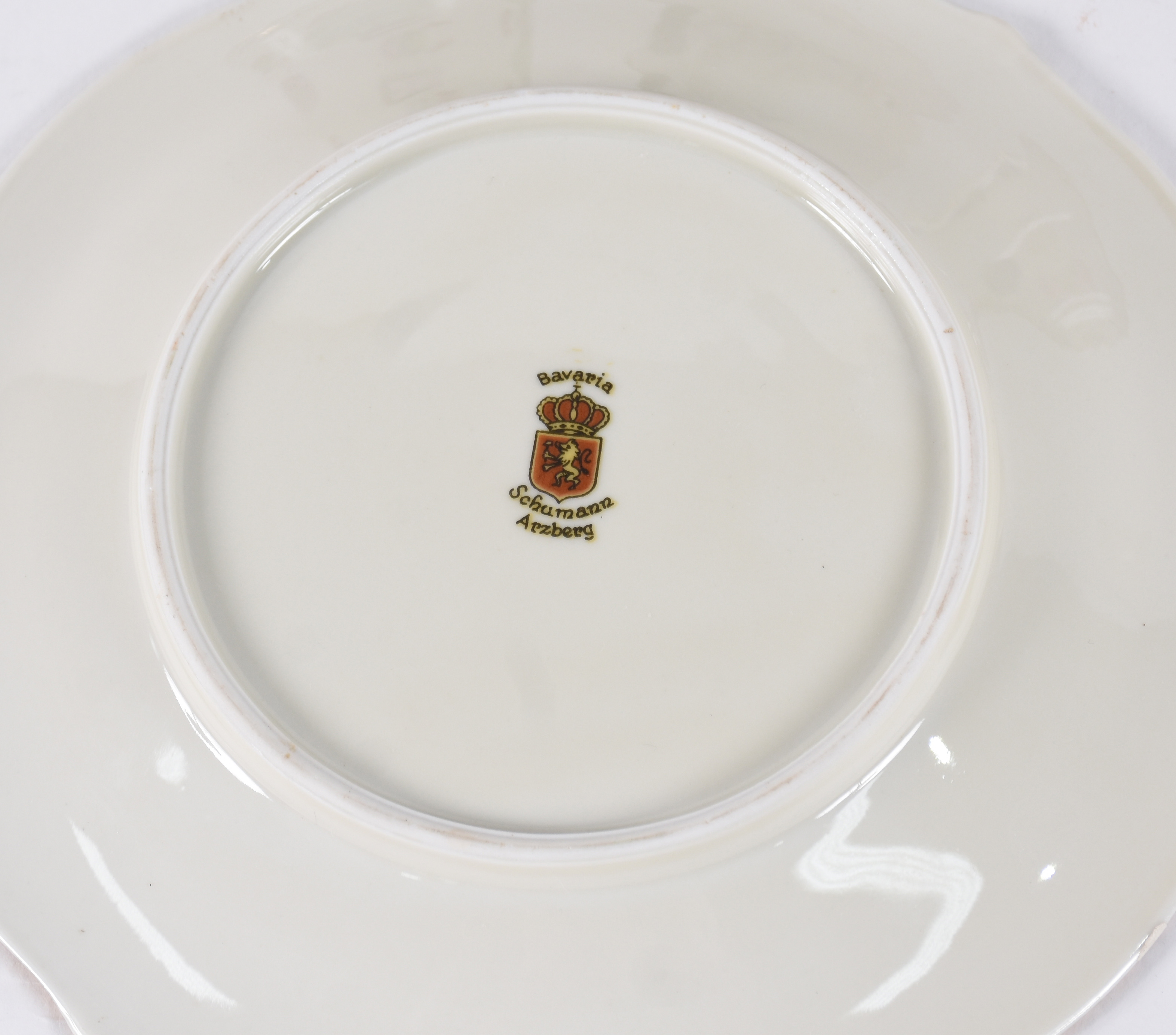 Diversas peças sendo: 10 pratos fundos de porcelana J&G Meakin... - foto 6 de 6