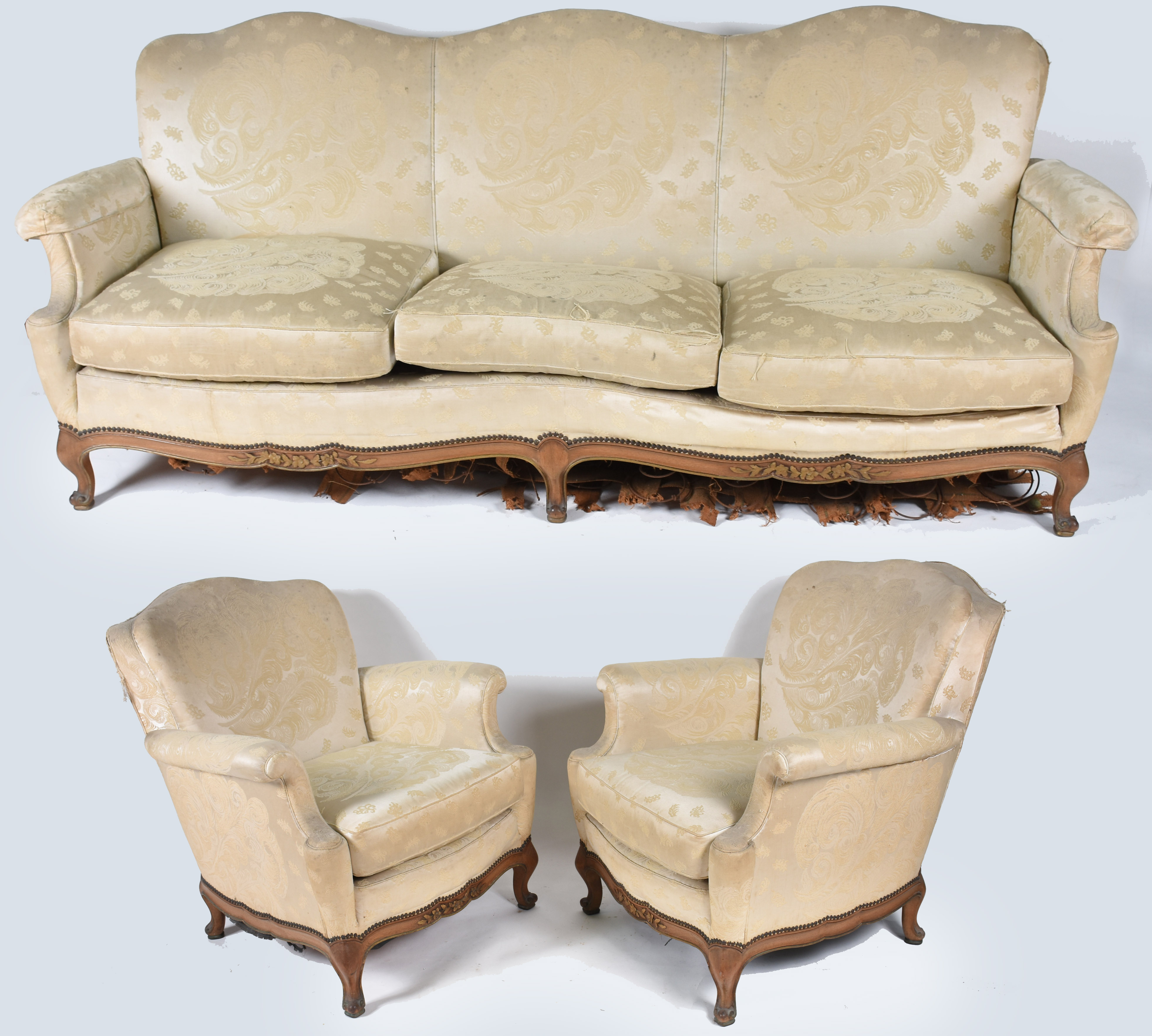 Conjunto de sofá para tres lugares e par de poltronas estilo Luis XV... - foto 1 de 7