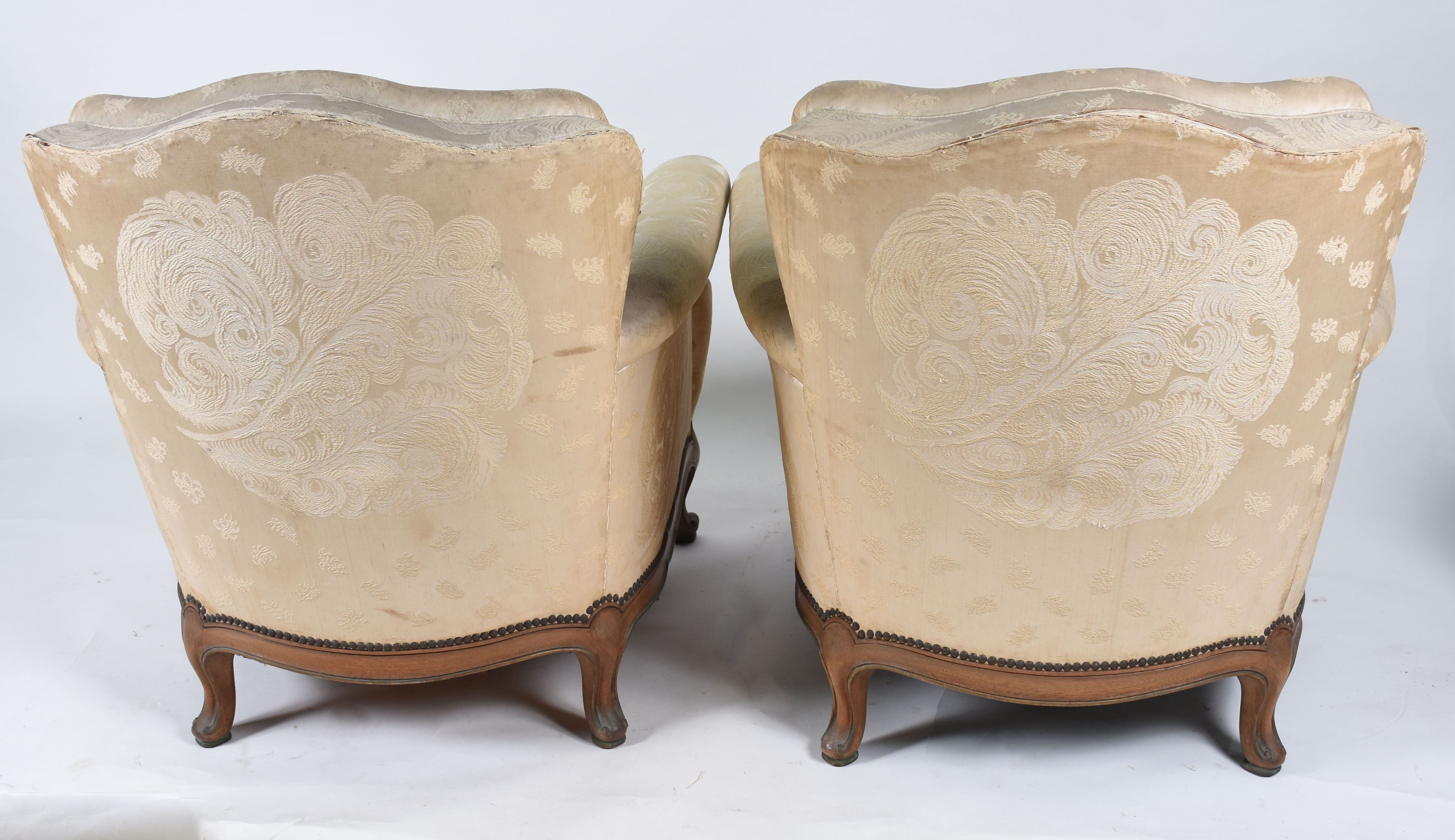Conjunto de sofá para tres lugares e par de poltronas estilo Luis XV... - foto 2 de 7