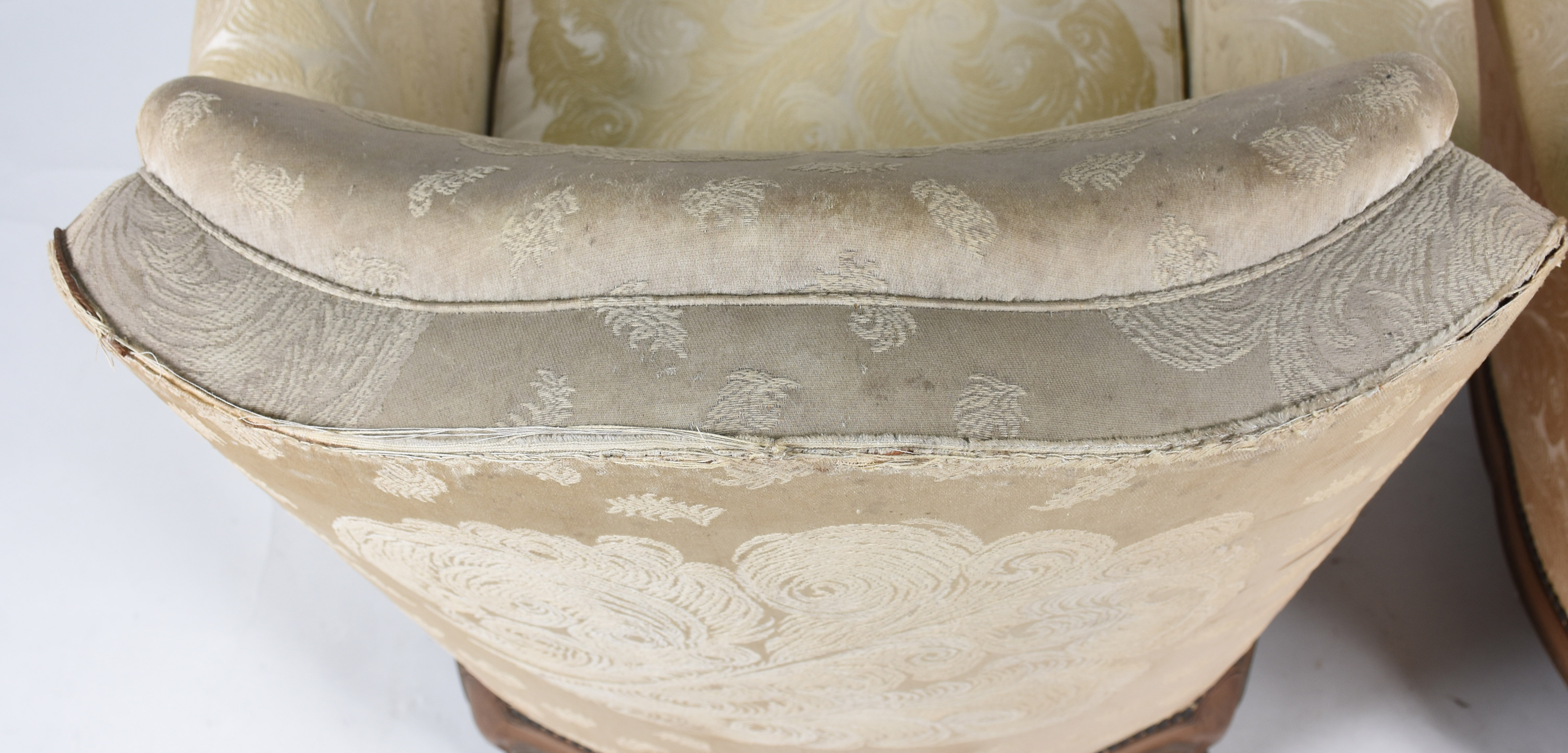 Conjunto de sofá para tres lugares e par de poltronas estilo Luis XV... - foto 3 de 7