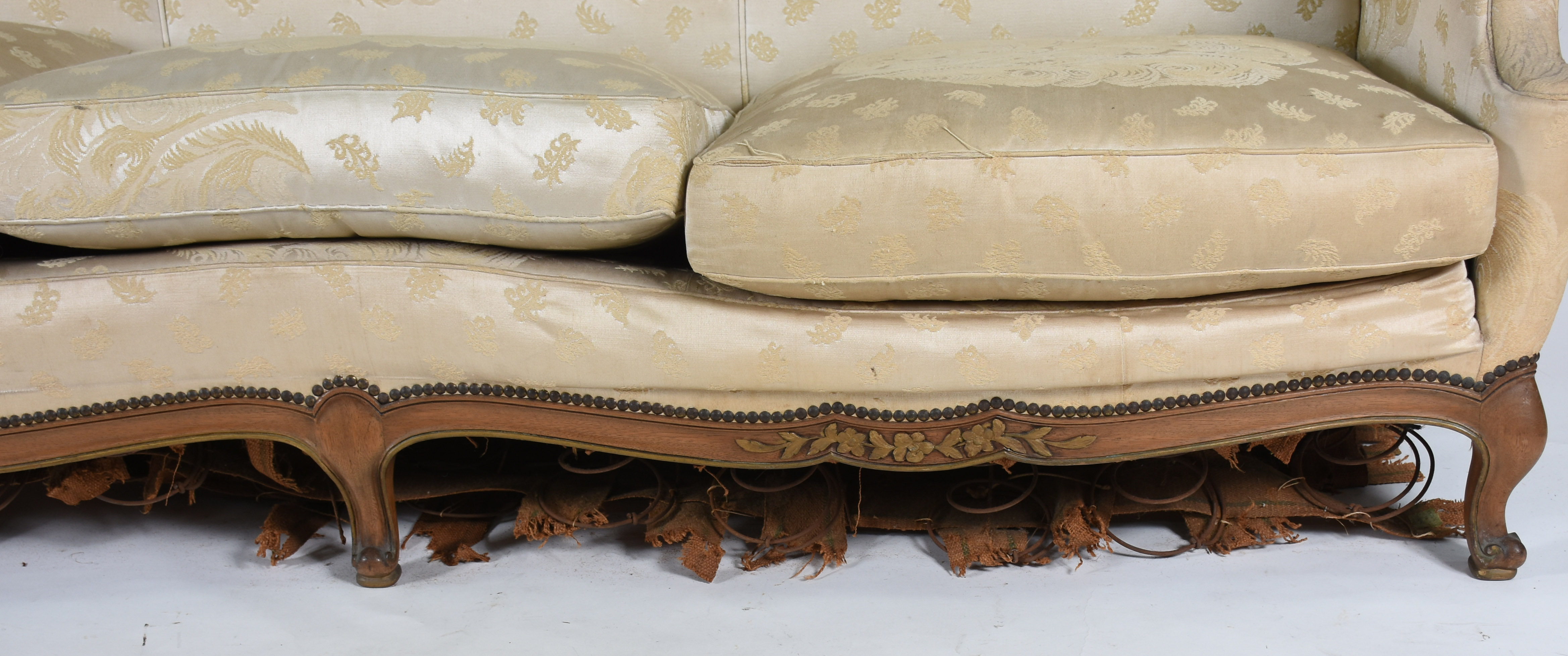 Conjunto de sofá para tres lugares e par de poltronas estilo Luis XV... - foto 6 de 7