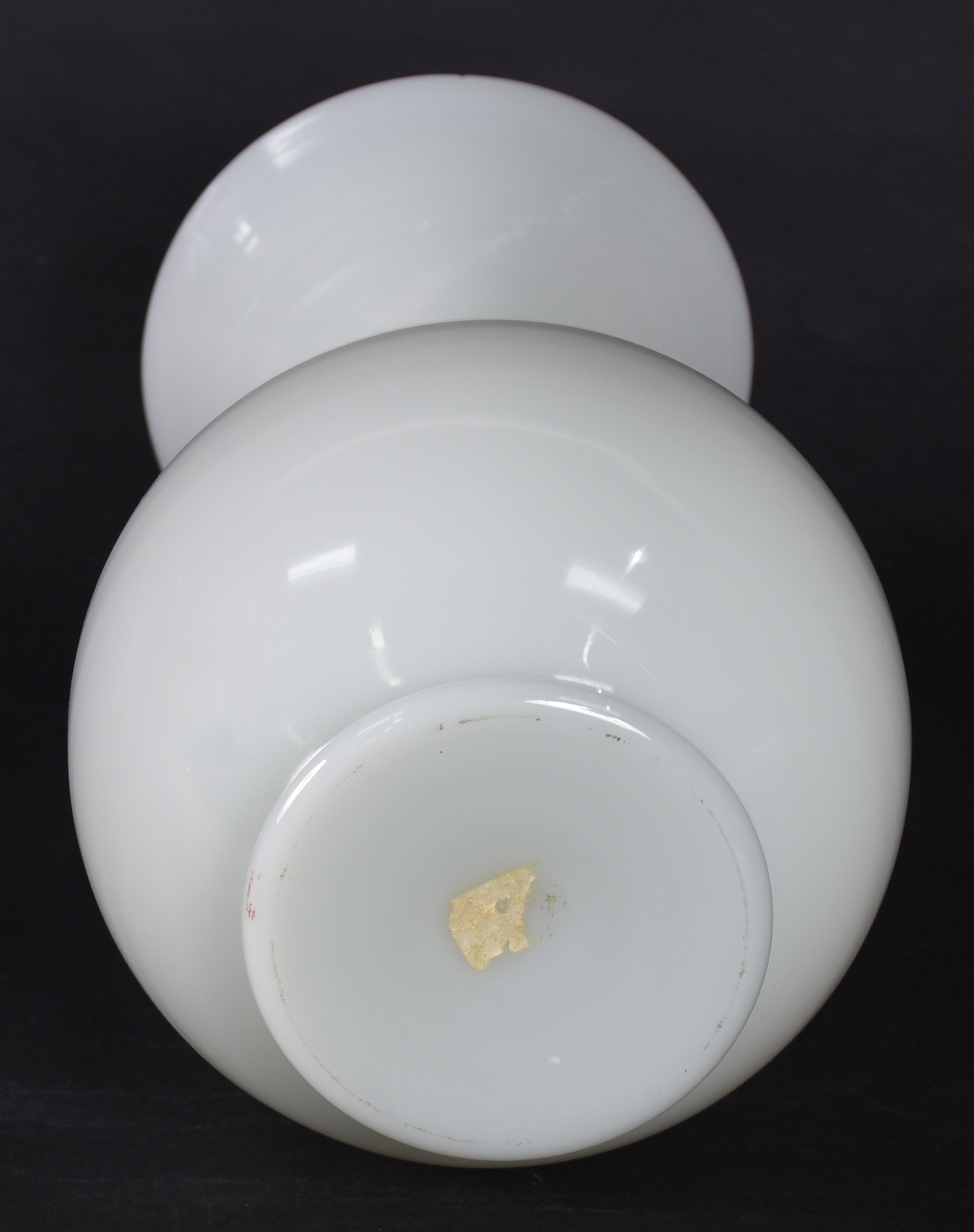 Vaso de opalina branca. - foto 4 de 4