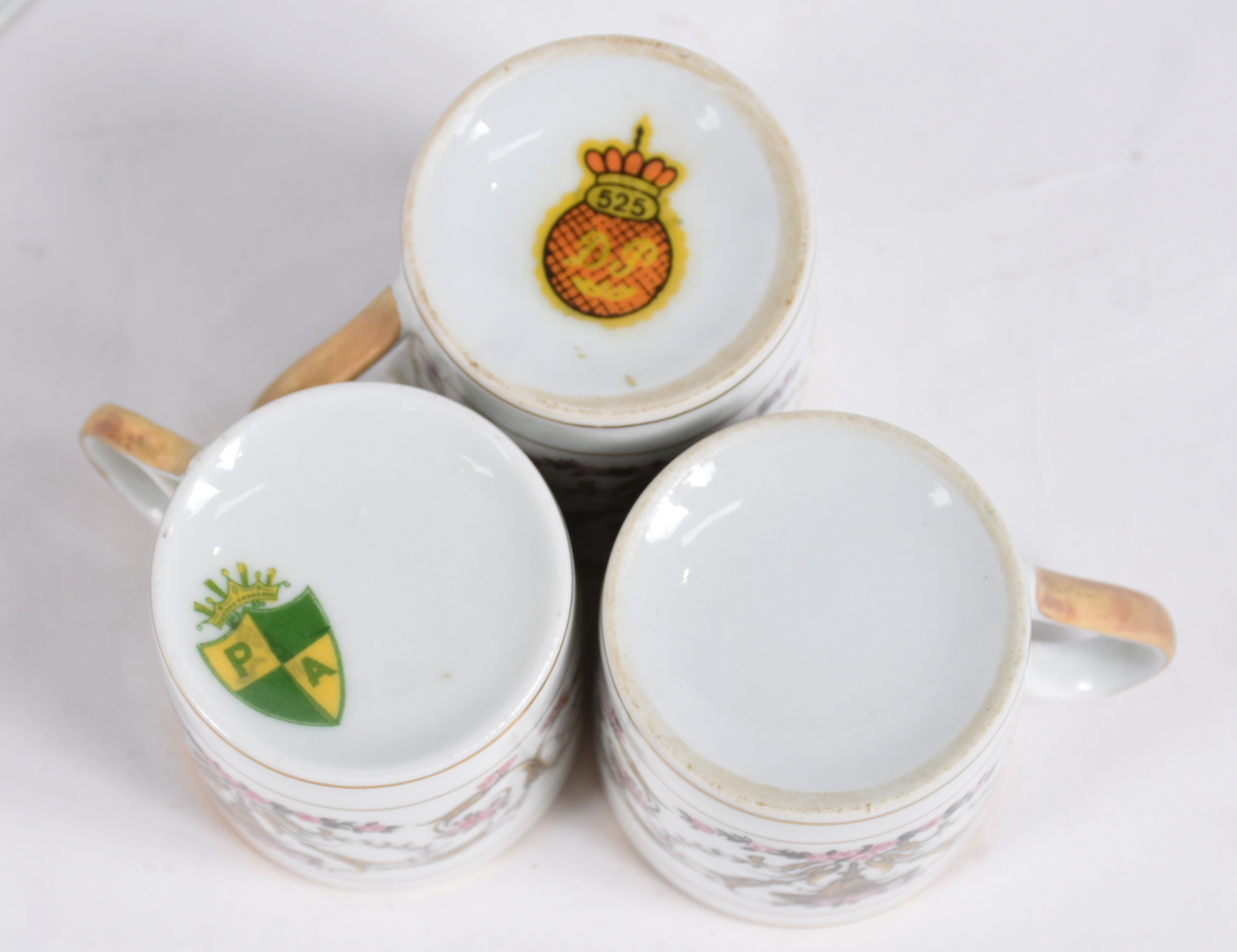 Conjunto de 7 xícaras para café de porcelana decorada com guirlandas... - foto 3 de 5
