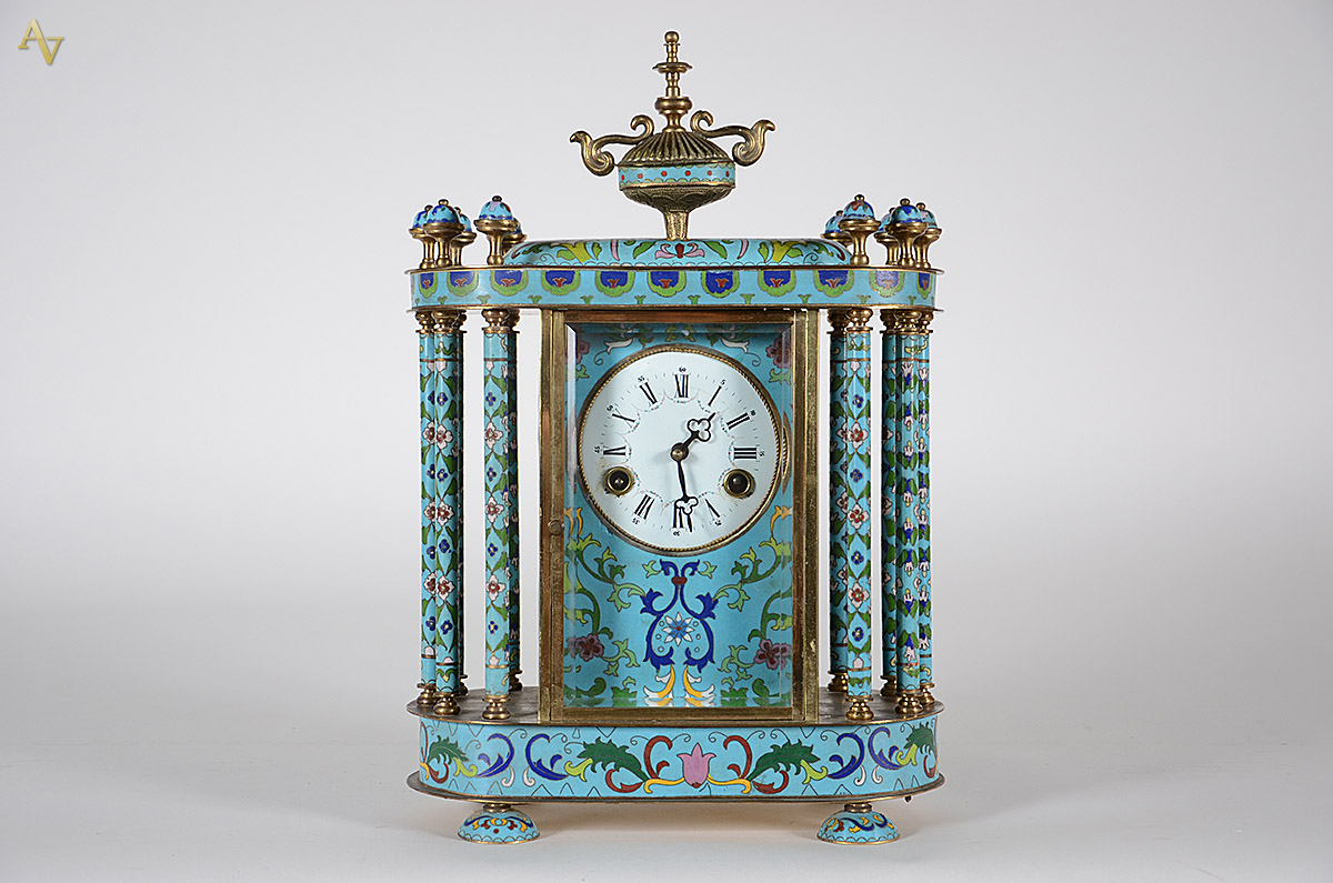 Relógio de bronze e cloisonne. Altura 46 cm. - foto 1 de 4