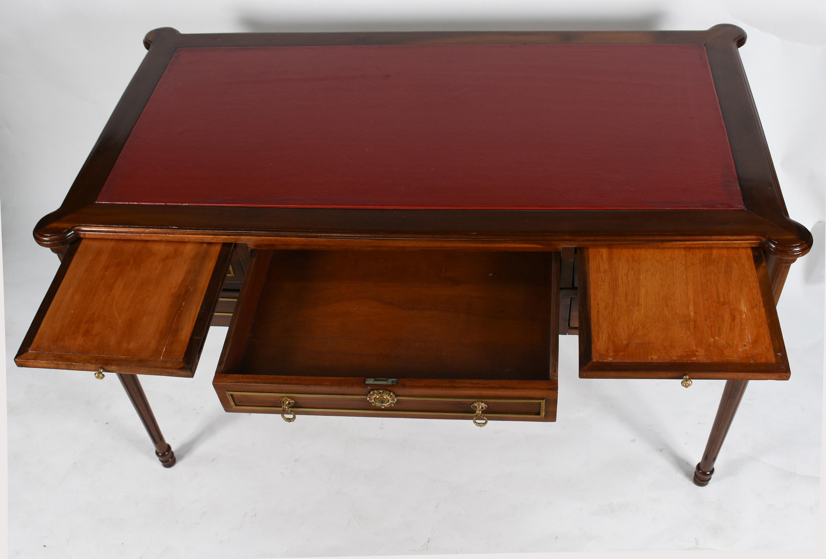 Mesa escrivaninha de jacaranda estilo Inglês com tampo de couro na... - foto 3 de 5