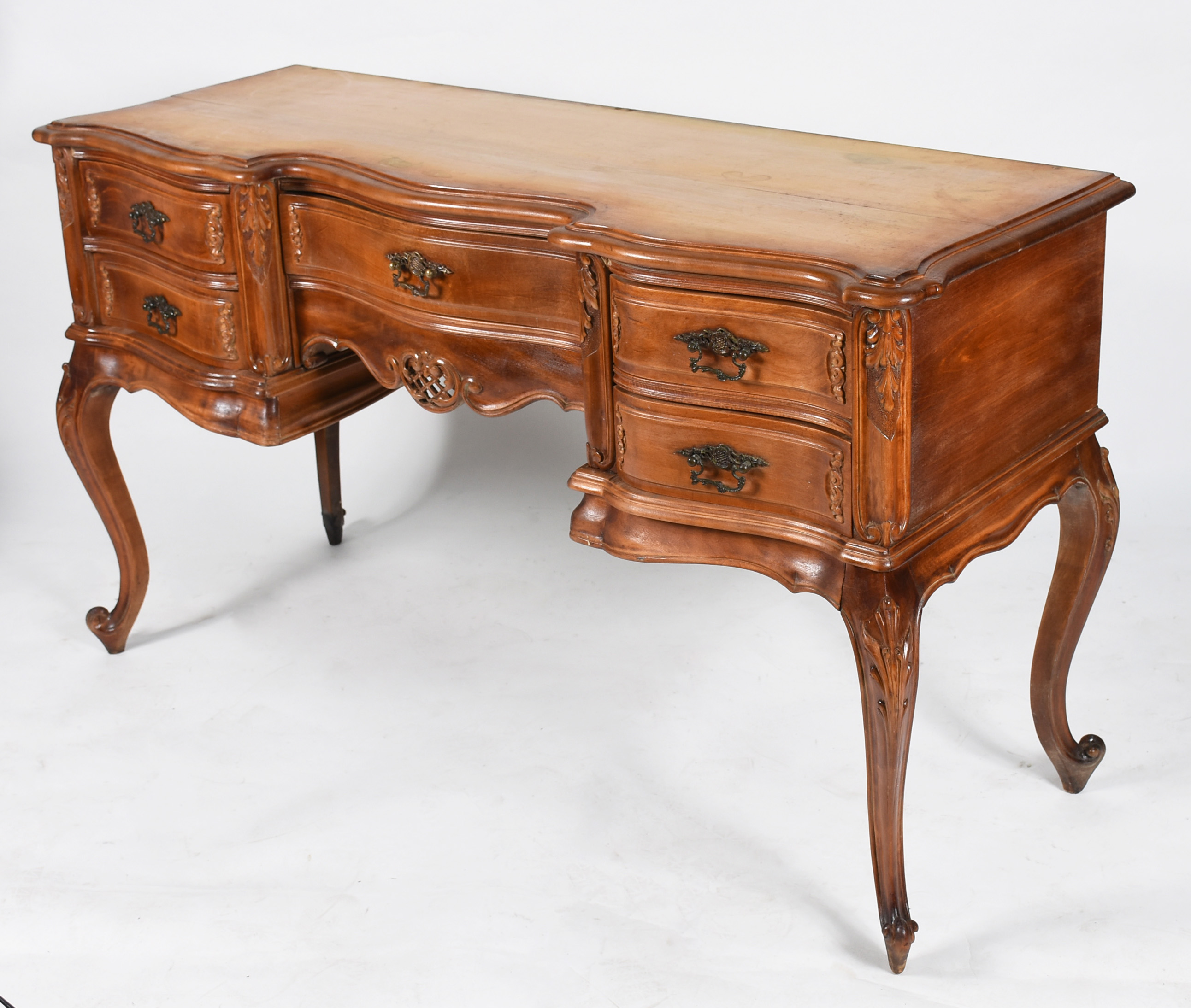 Mesa de penteadeira de madeira clara com cinco gavetinhas e puxadores... - foto 1 de 5