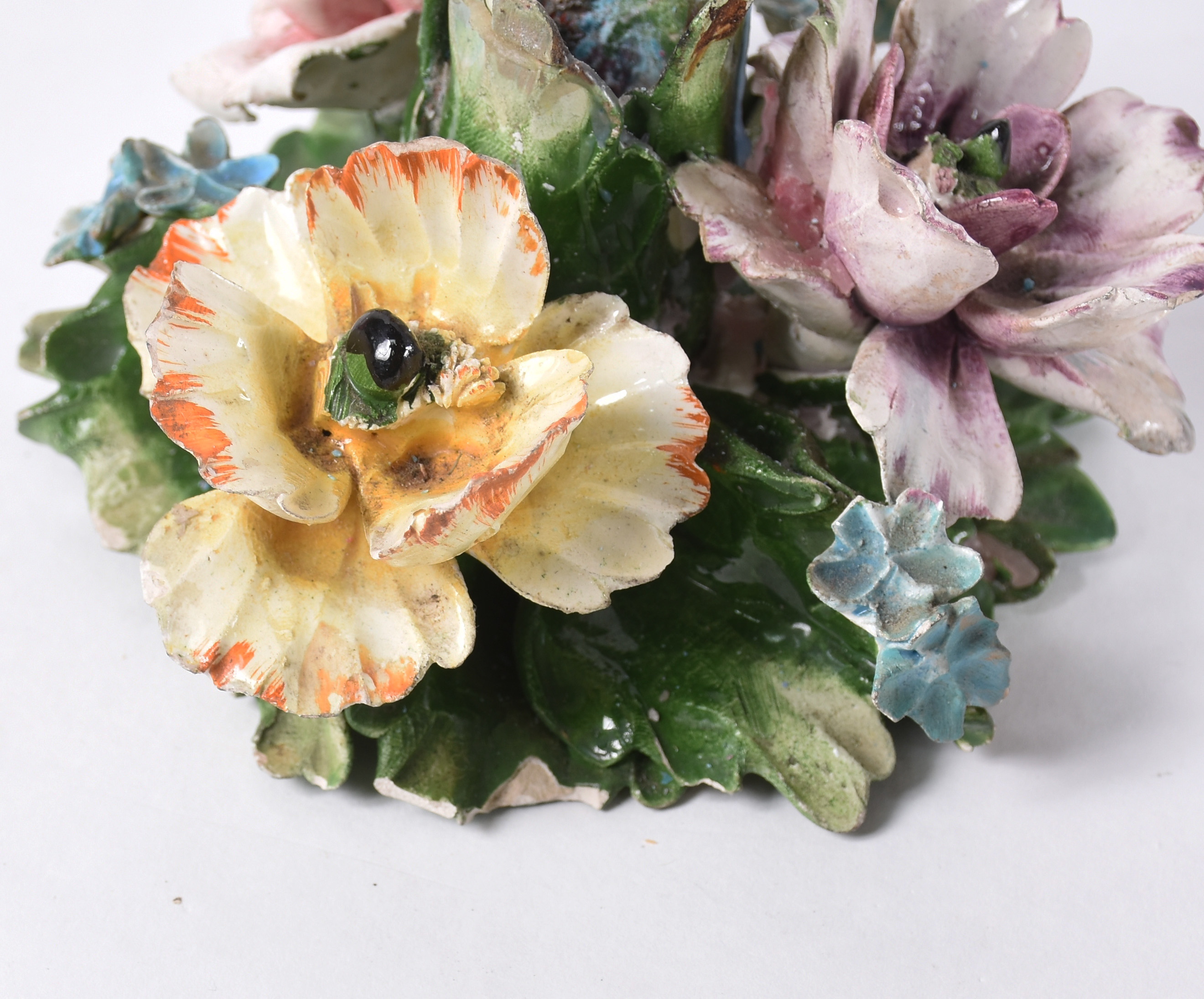 Quatro bowls orientais com pratinhos e 1 castiçal em forma de flor(... - foto 4 de 5