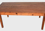 Mesa pinho de riga, pernas retas. (pequeno defe... - Mesa pinho de riga, pernas retas. (pequeno defeito em uma das quinas).