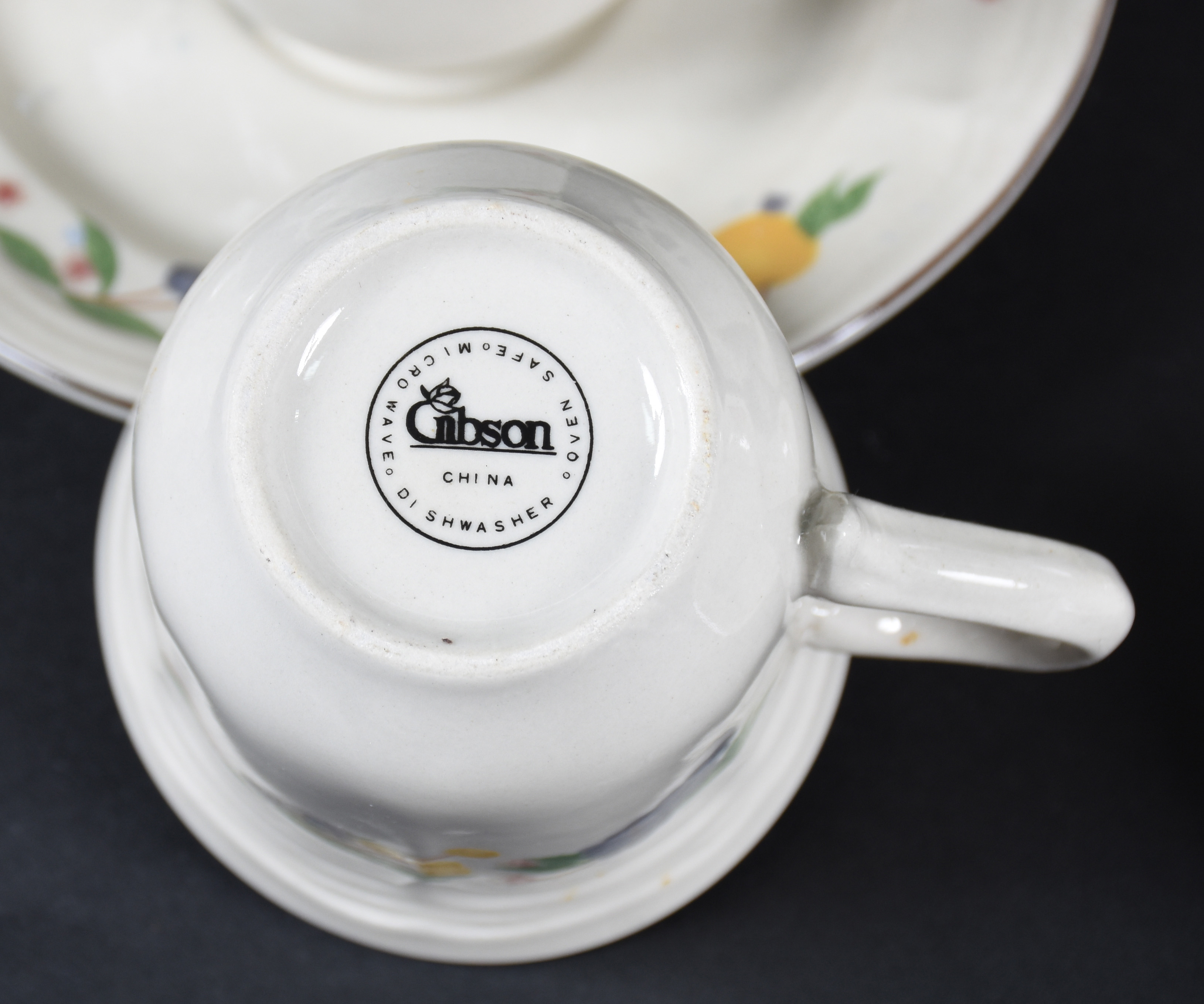 Aparelho de jantar de porcelana chinesa Gibson ,composto de : 14... - foto 3 de 3