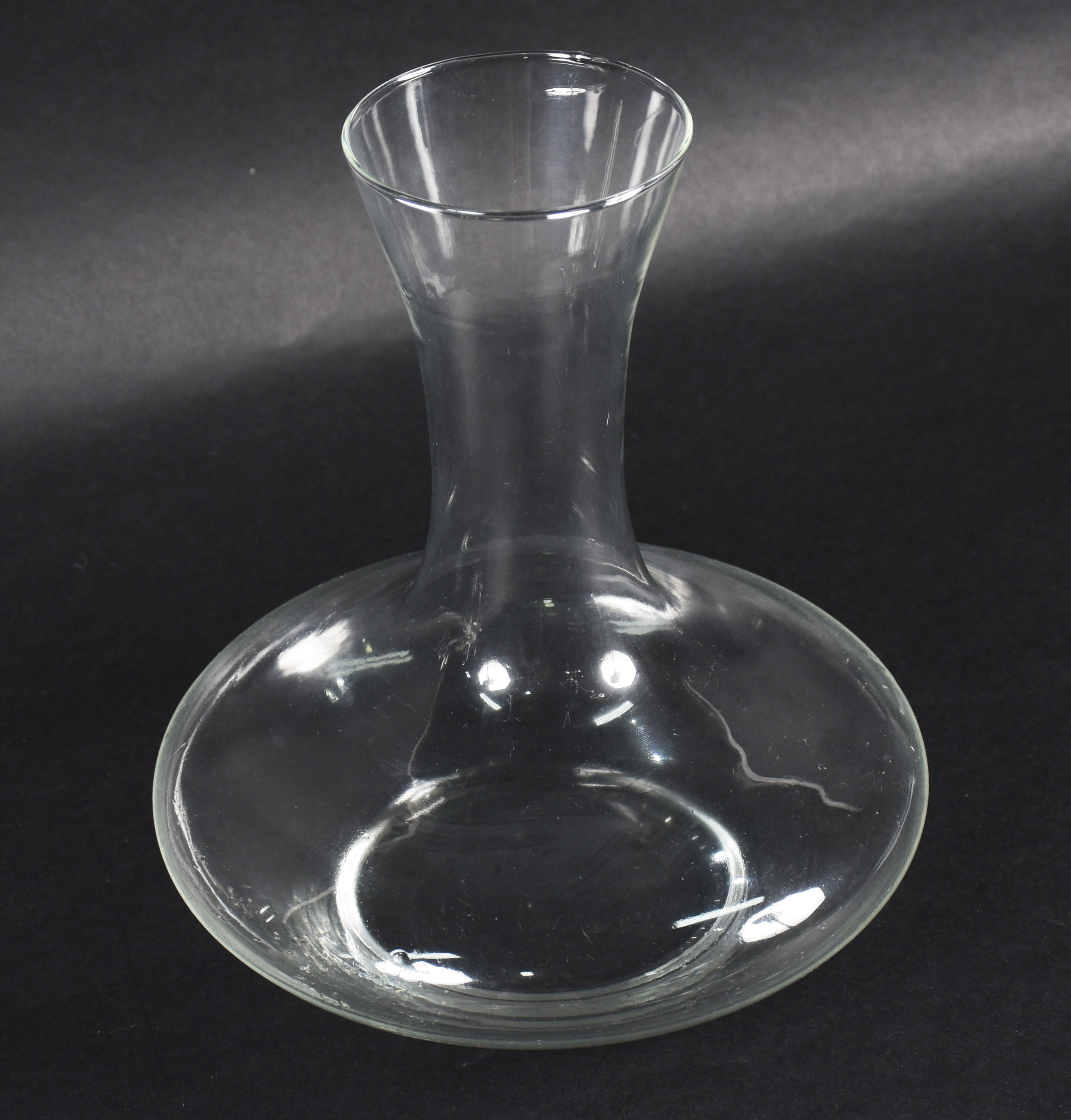 Seis cálices para vinho e decanter. - foto 4 de 4