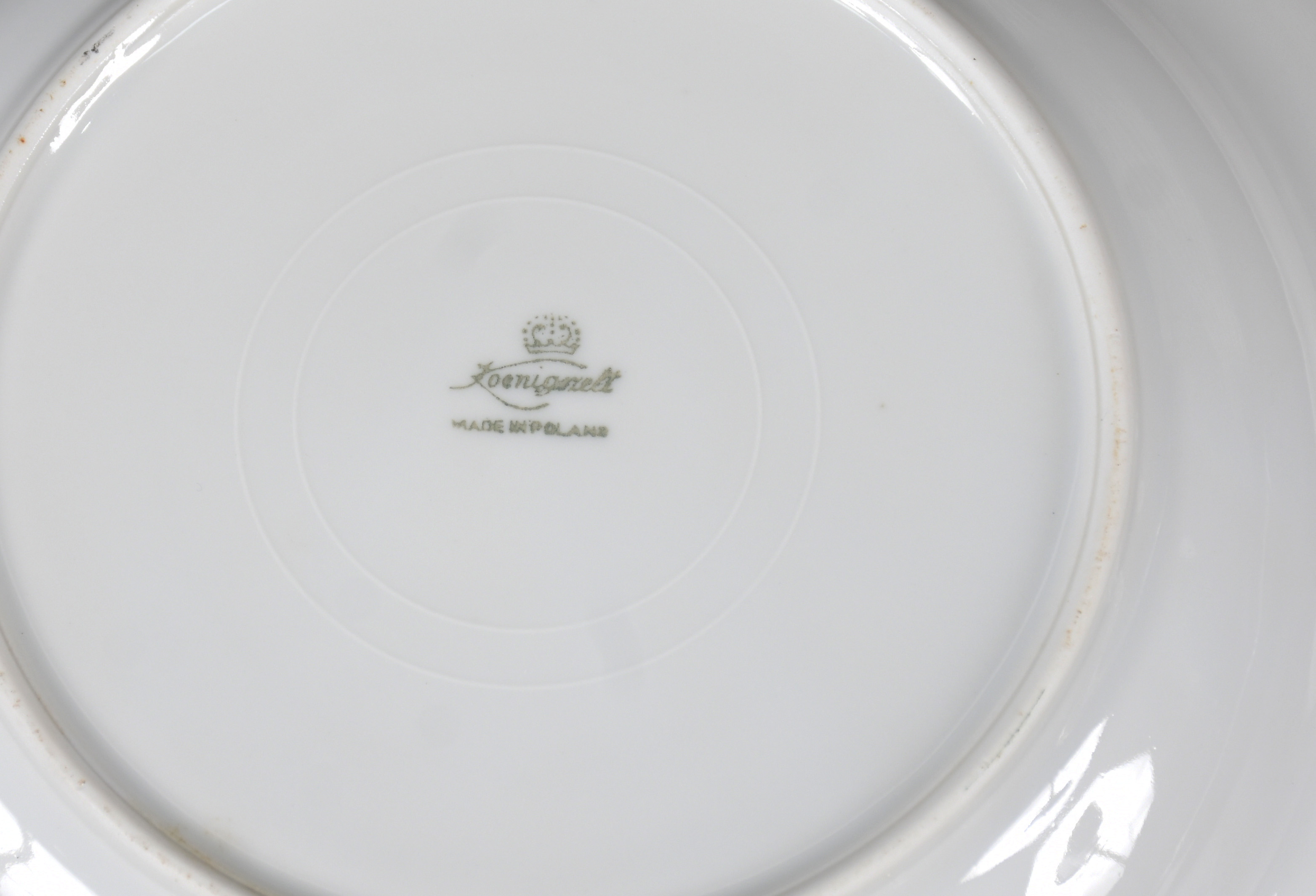 Parte de serviço de jantar de porcelana Polonesa bege com friso... - foto 2 de 3