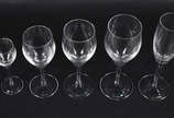 Conjunto de cálices de cristal Strauss : 12 par... - Conjunto de cálices de cristal Strauss : 12 para binho branco, 12 para vinho tinto , 12 para água, 12 para licor e 12 flutes. Total 60 peças.