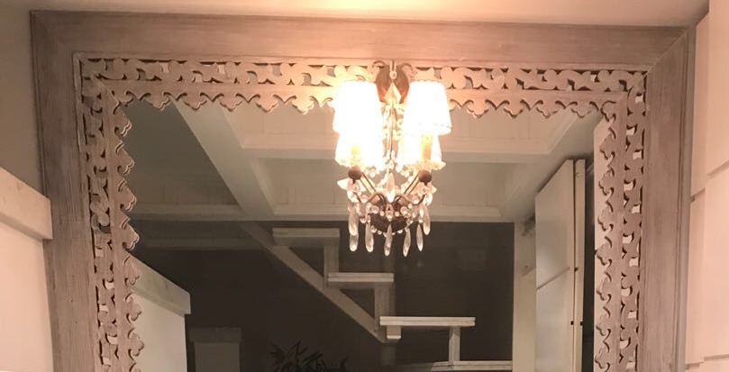 Espelho com arandela para 2 luzes e contas de cristal, moldura de... - foto 2 de 3