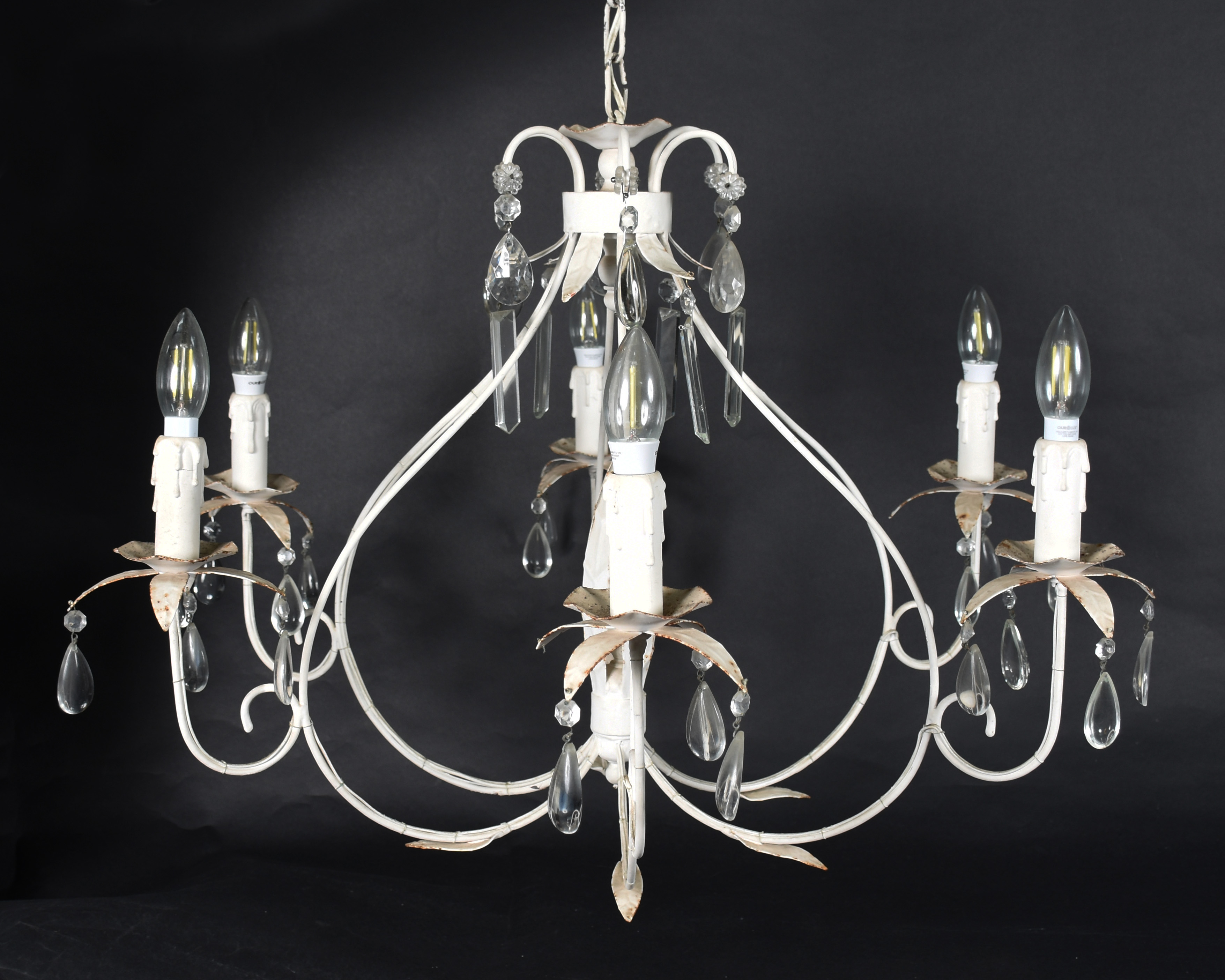 Lustre para 6 lâmpadas de metal pintando de branco com pingentes de... - foto 1 de 2