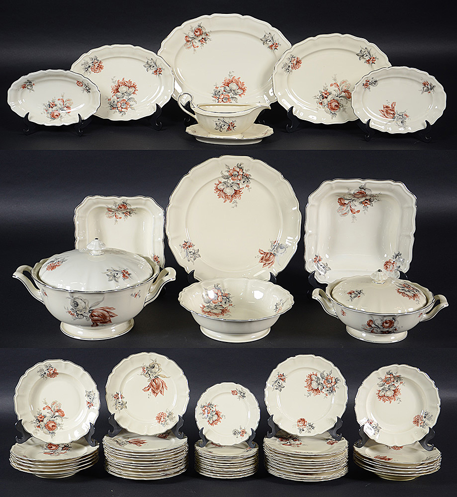 Aparelho de jantar de porcelana alemã Rosenthal, sendo: 24 pratos... - foto 1 de 3
