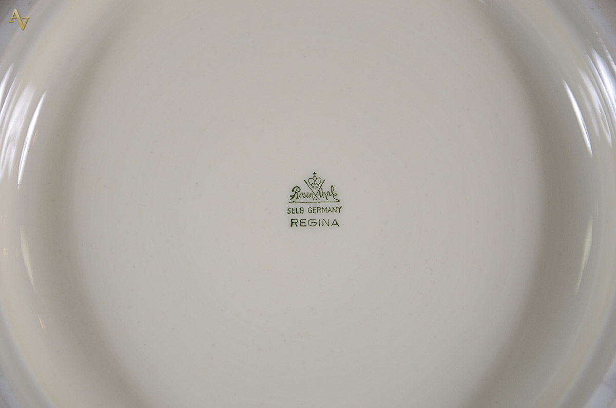 Aparelho de jantar de porcelana alemã Rosenthal, sendo: 24 pratos... - foto 3 de 3