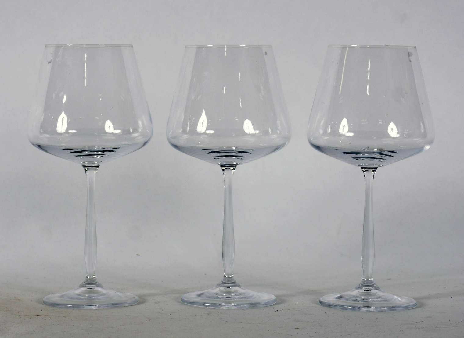 Seis taças de cristal da bohemia para vinho 570 ml. - foto 2 de 2