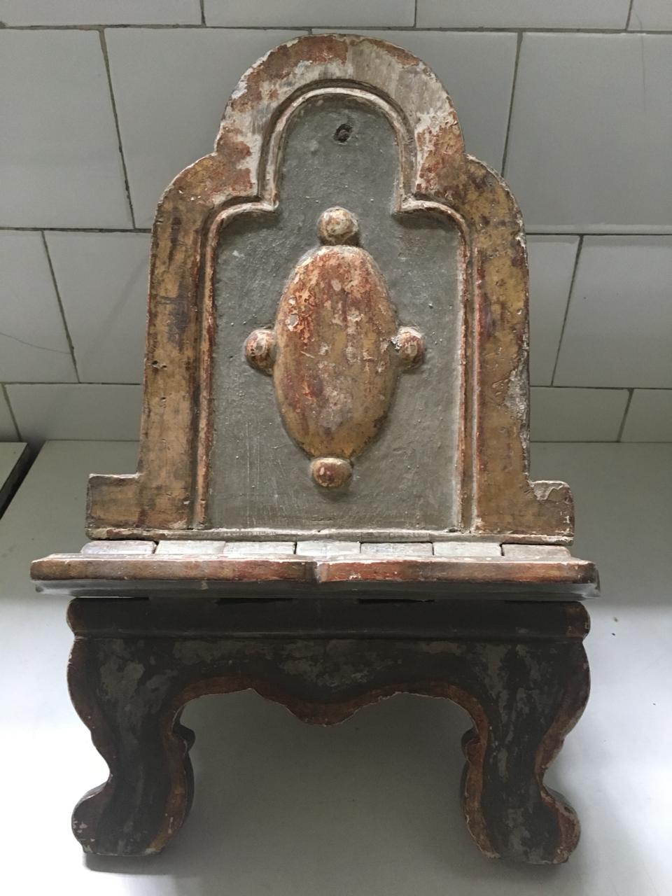 Porta bíblia de madeira, pertenceu a Igreja de São Pedro dos Clérigos. - foto 3 de 6