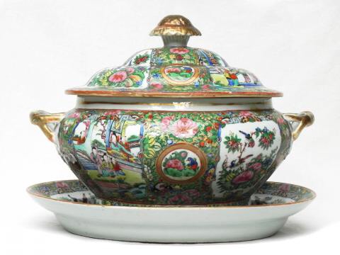 Sopeira com presentoir Cia das Índias com decoração Mandarim séc. XIX... - foto 1 de 2