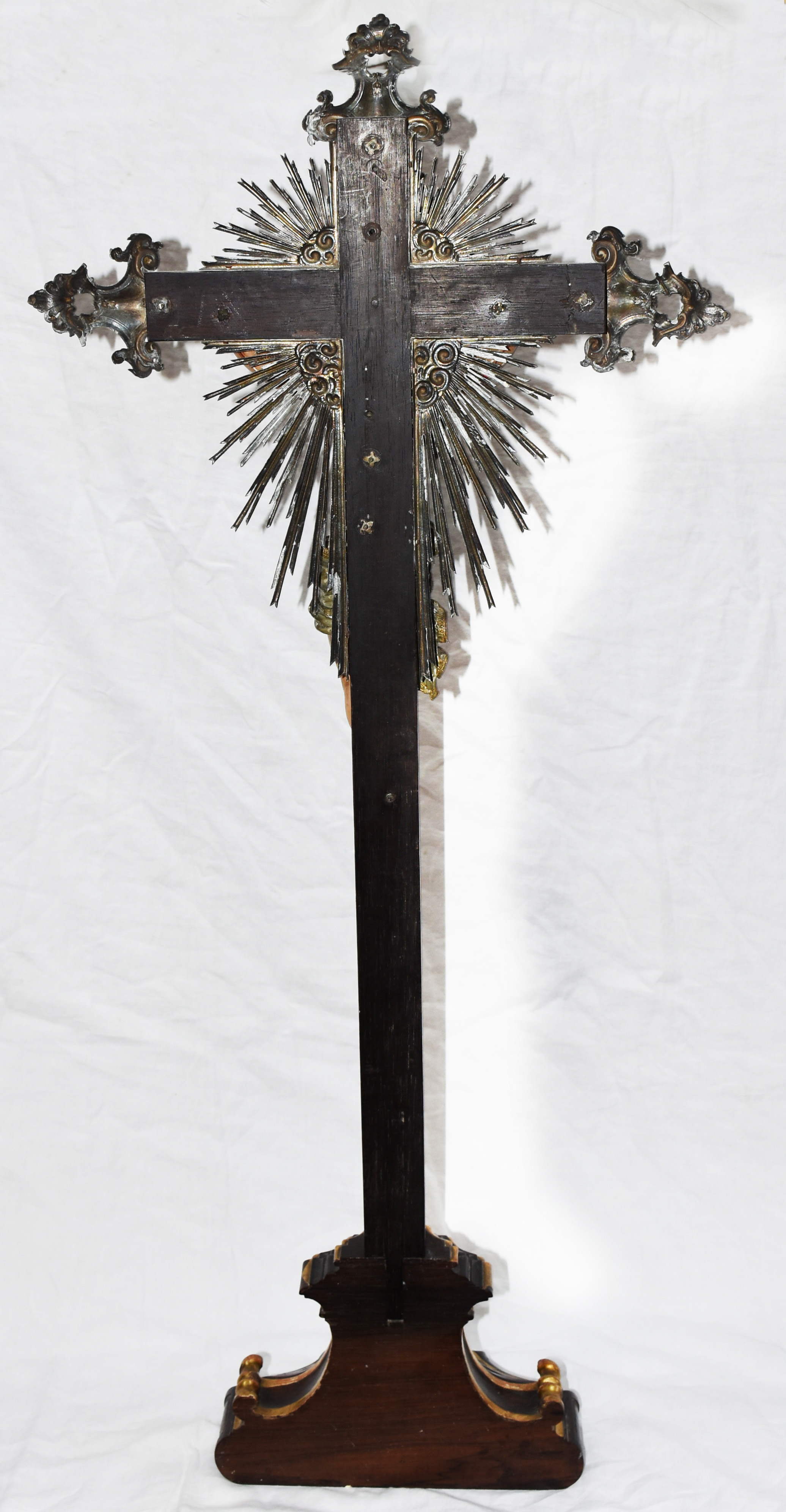 Belíssimo Crucifixo de madeira nobre do século XVIII, com figura de... - foto 6 de 8