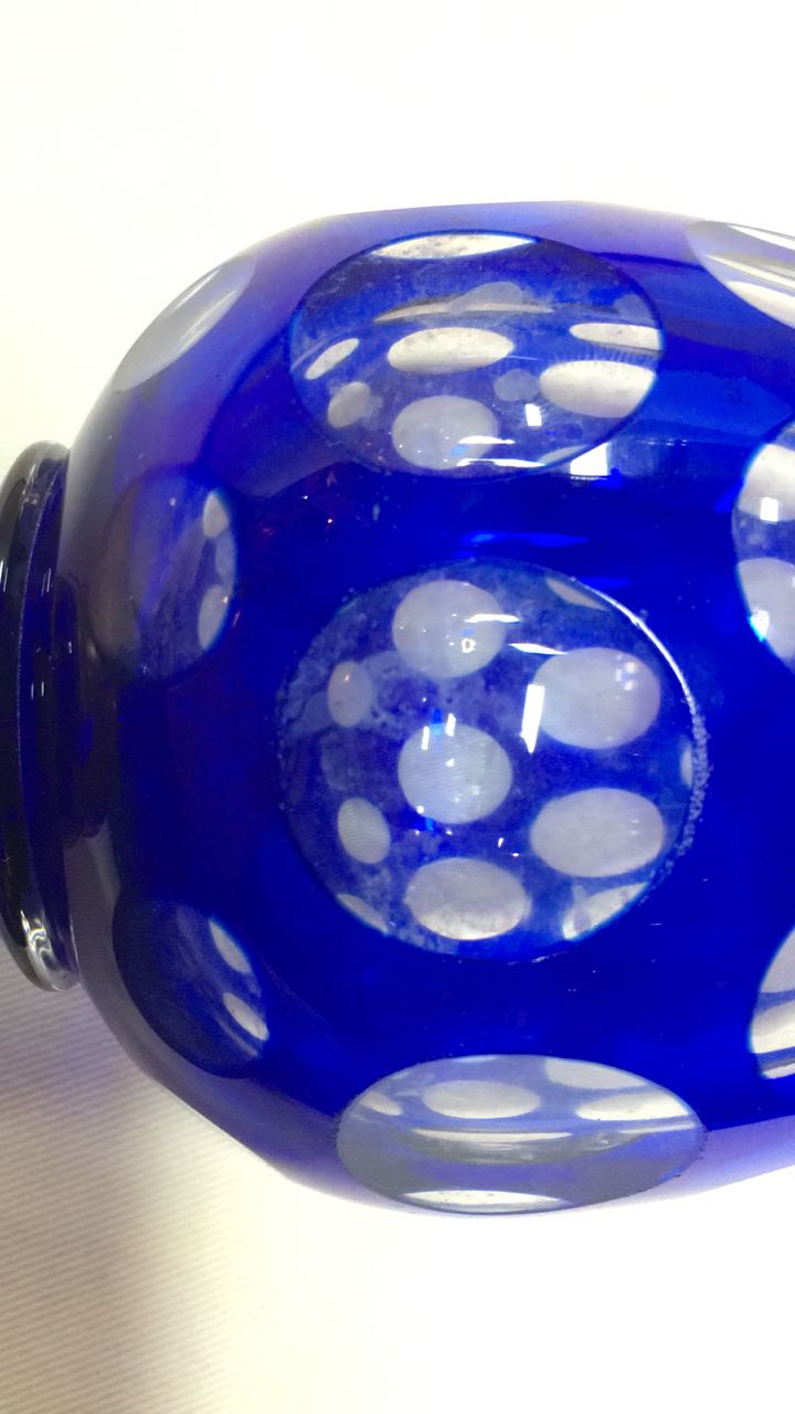 Par de antigas pinhas de cristal overlay azul com bases de metal... - foto 5 de 5