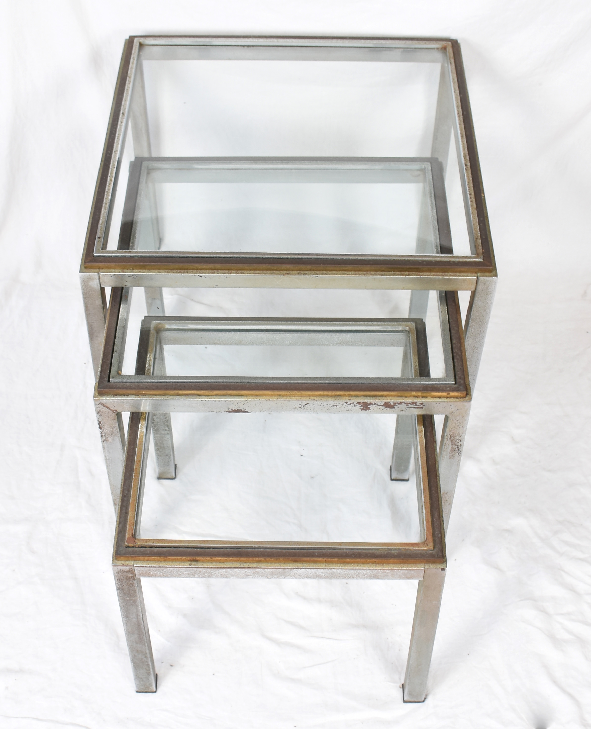 Mesa "ninho" com 3 peças de encaixar, estrutura de metal (oxidado) e... - foto 1 de 4