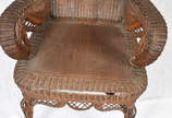 Cadeira de vime (partes rasgadas, precisando re... - Cadeira de vime (partes rasgadas, precisando restauro).