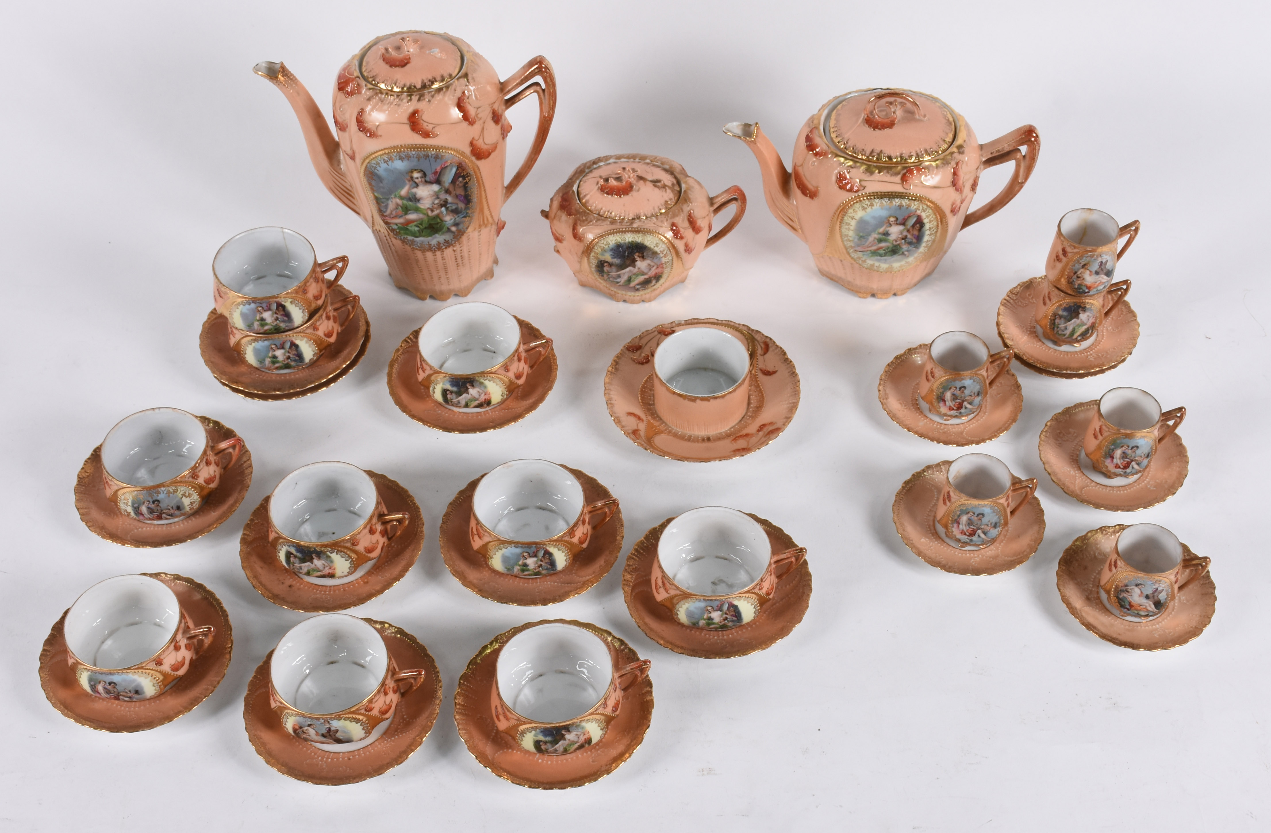 Serviço para chá e café de porcelana, composto de 10 xícaras para chá... - foto 2 de 9