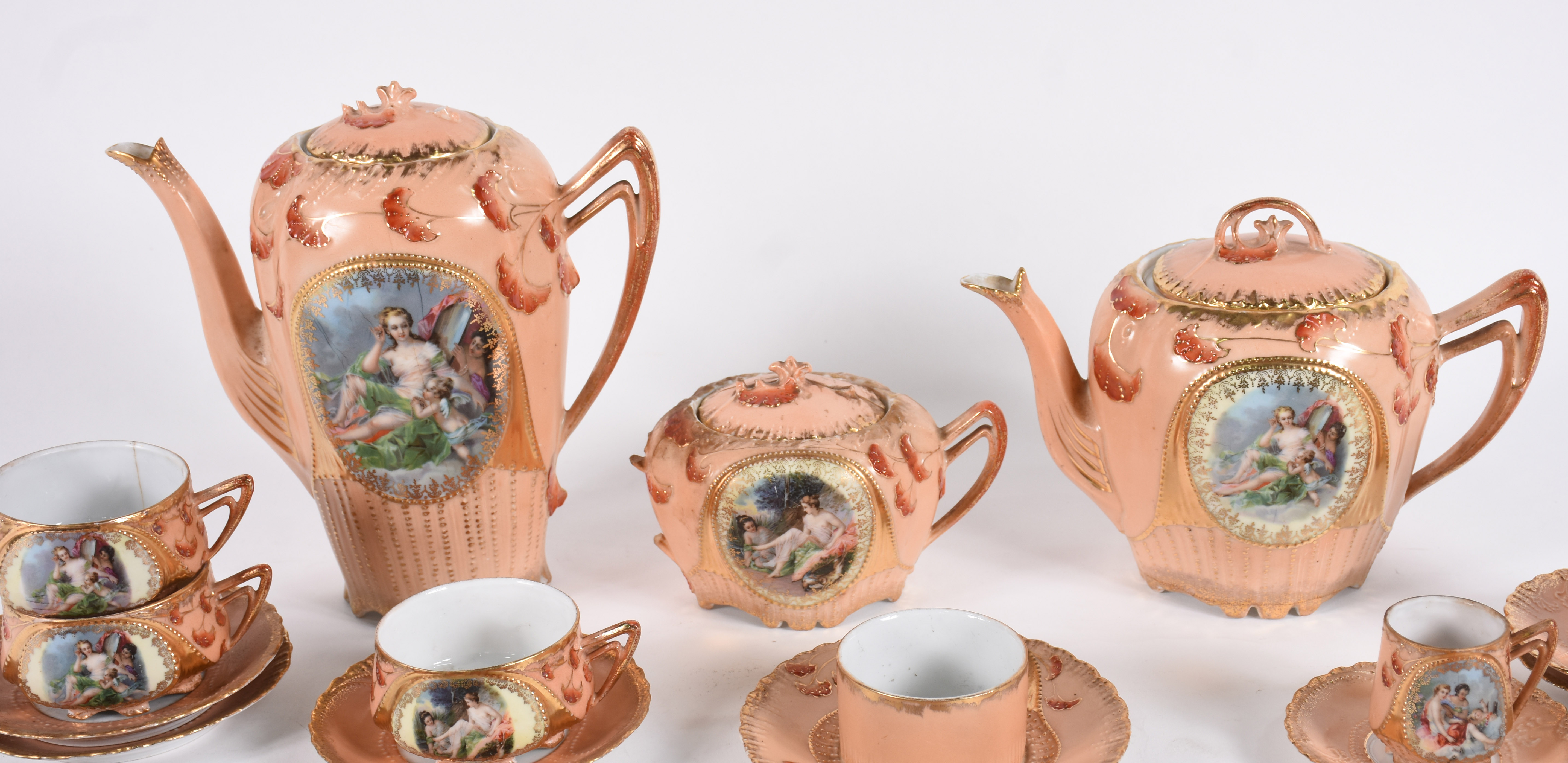 Serviço para chá e café de porcelana, composto de 10 xícaras para chá... - foto 3 de 9