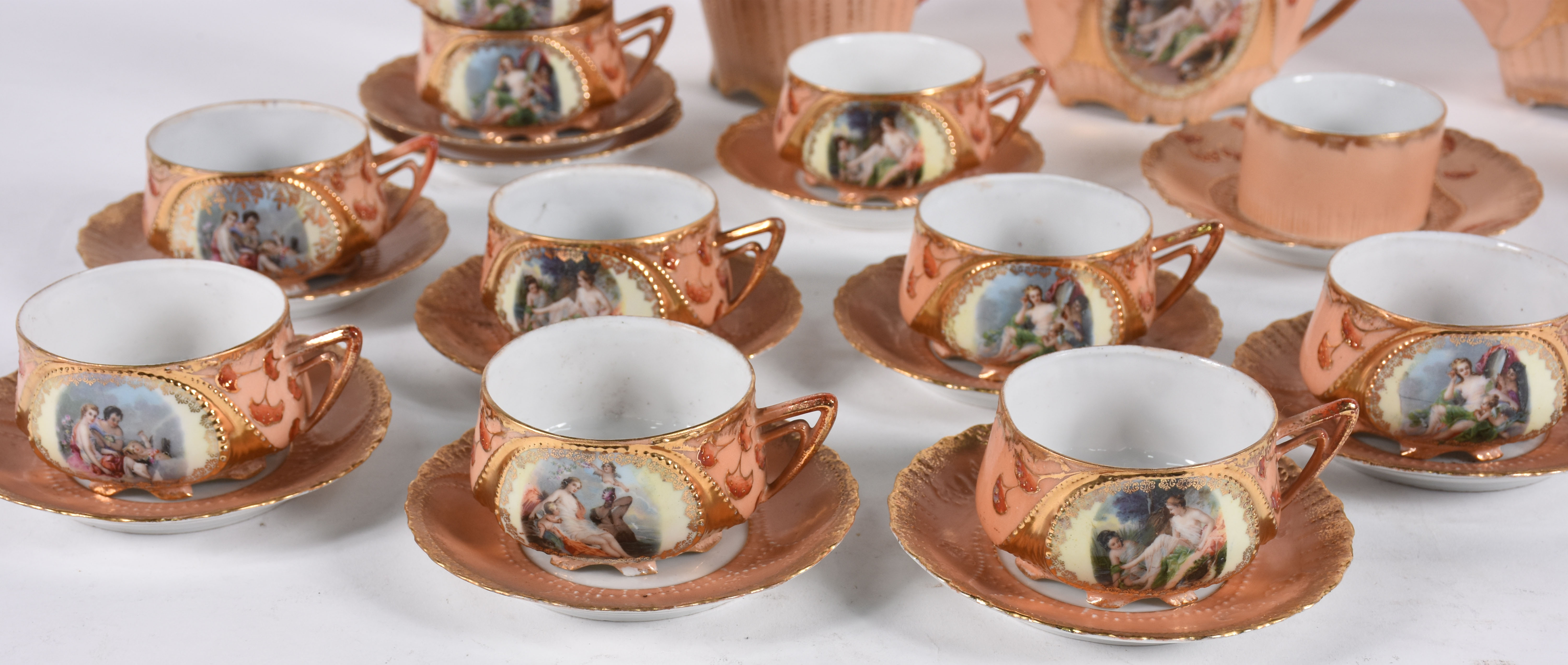 Serviço para chá e café de porcelana, composto de 10 xícaras para chá... - foto 4 de 9
