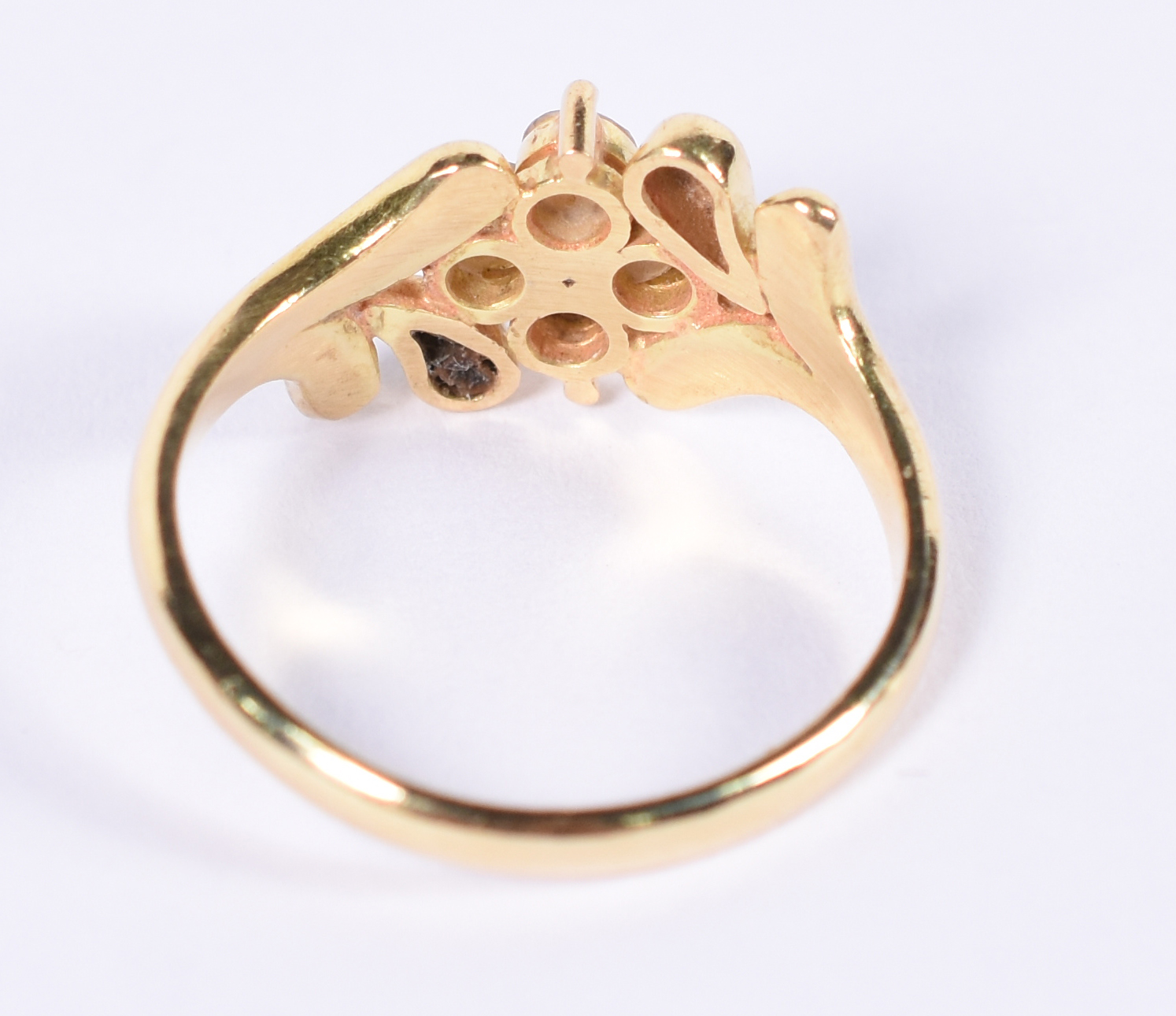 Anel de ouro 18 k com 4 brilhantes com aproximadamente 0,40 cts. Aro... - foto 4 de 4