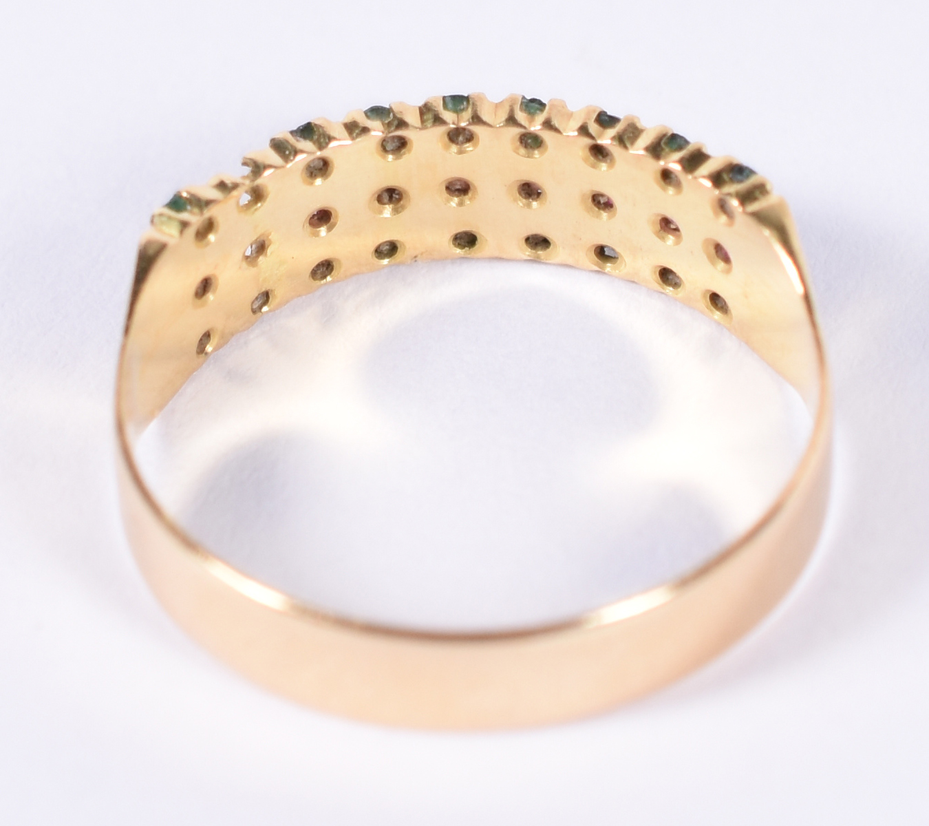 Anel de ouro amarelo 18 k com esmeraldas e rubis. Aro 16. - foto 4 de 4