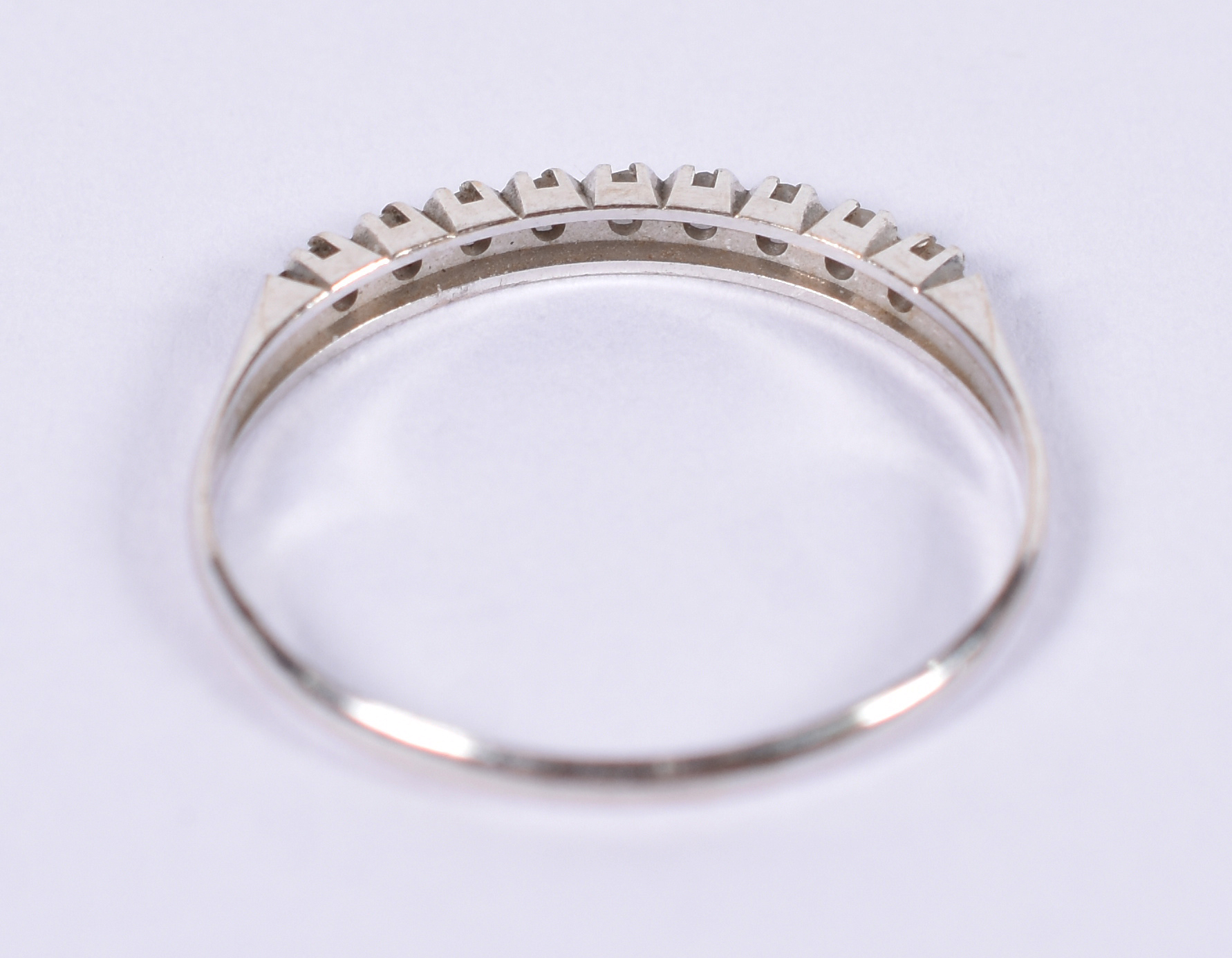 Meia aliança completa de ouro branco 14 k com 10 brilhantes. Aro 16. - foto 4 de 4