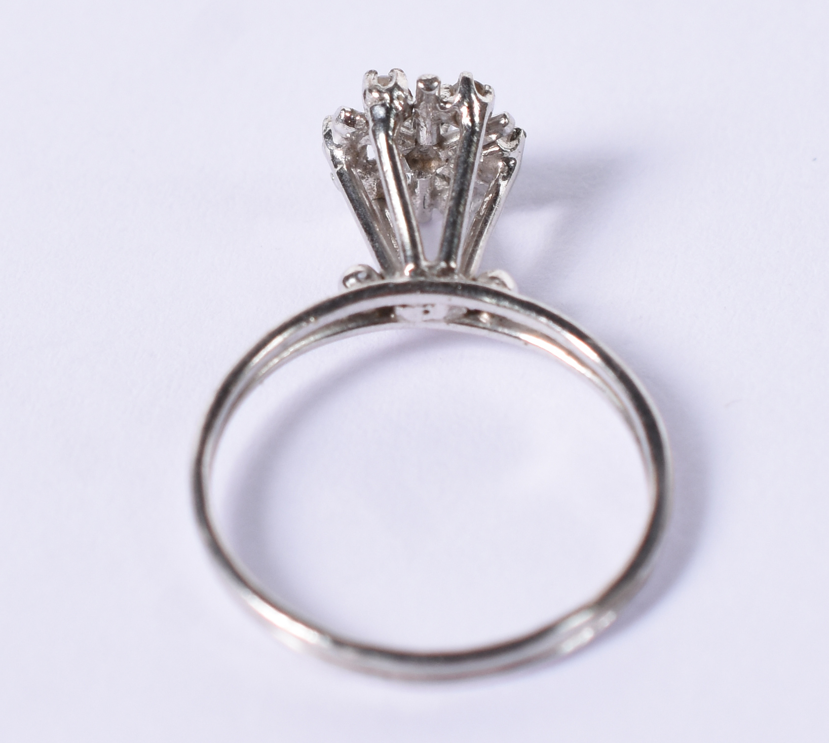 Anel de ouro branco 14 k com 6 brilhantes. Aro 13. - foto 3 de 3