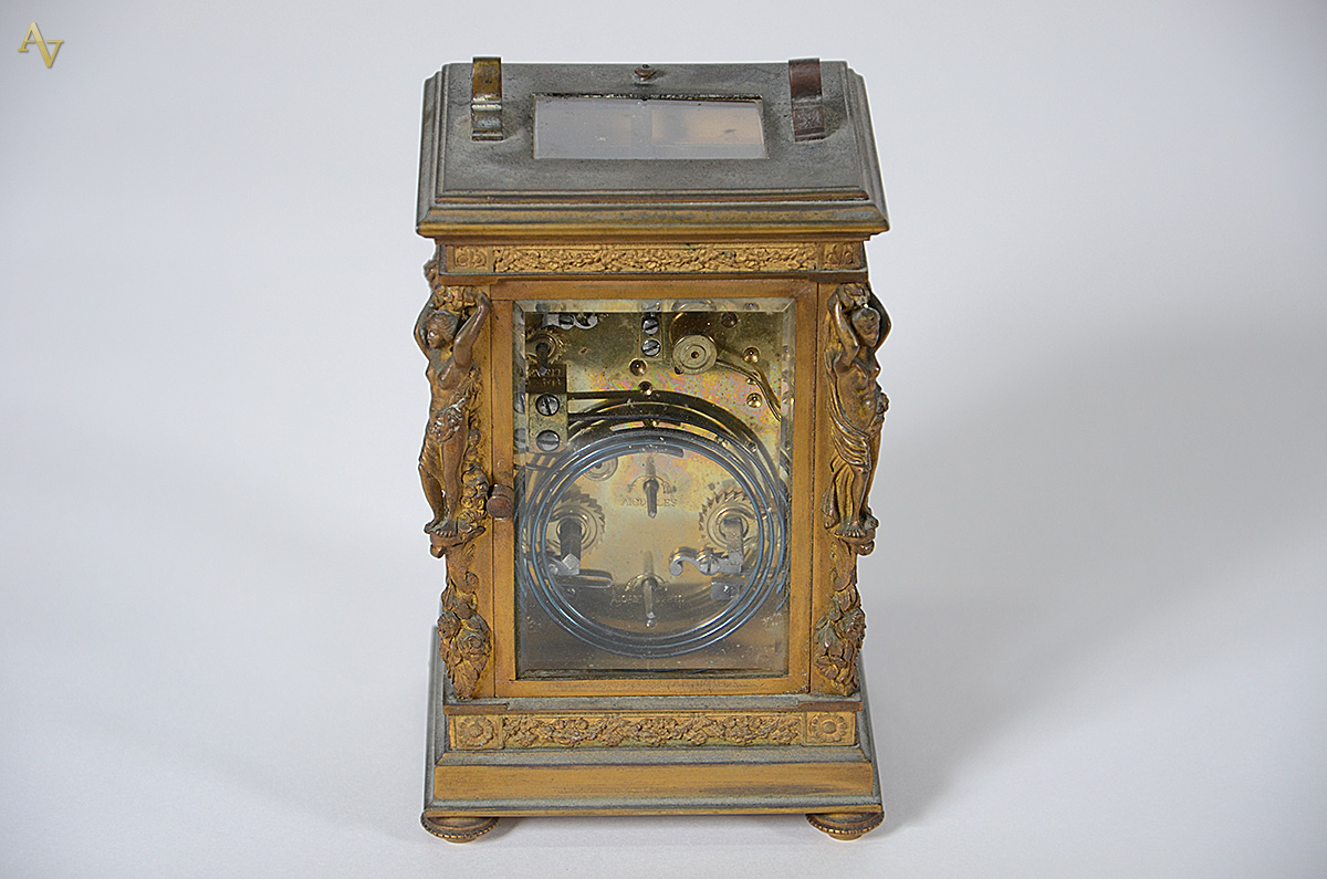 Relógio de mesa francês SRFA, caixa de bronze com cantos ornamentados... - foto 2 de 2