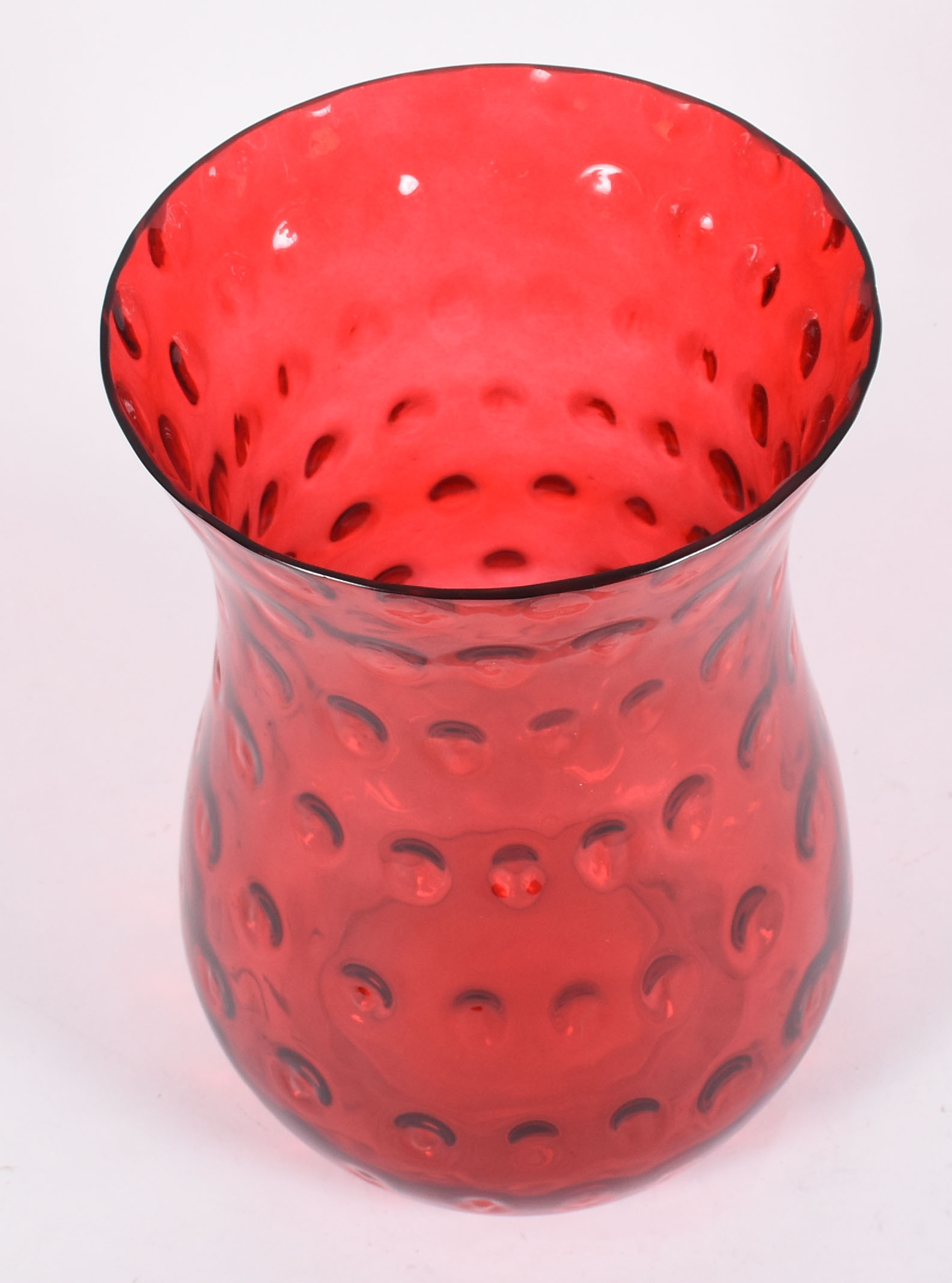 Jarro vermelho transparente. - foto 2 de 3