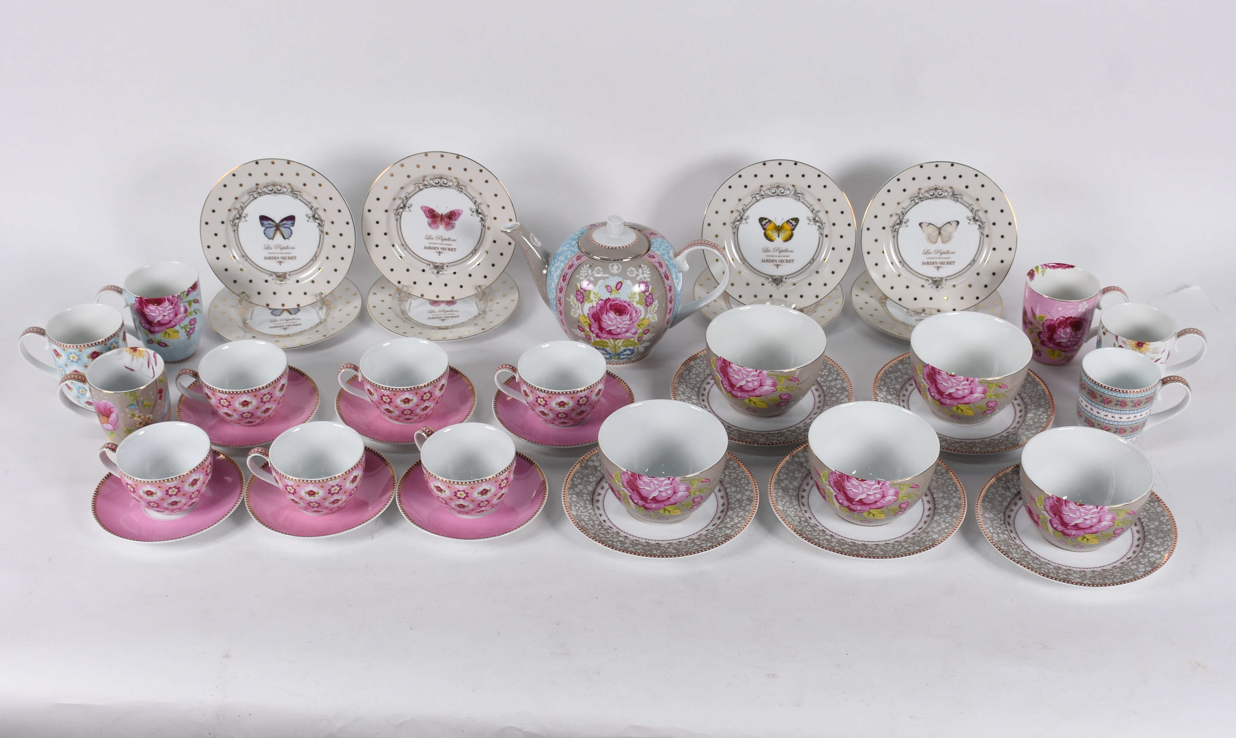 Conjunto de porcelana PIP Home, composto de 6 xícaras de chá com... - foto 1 de 8