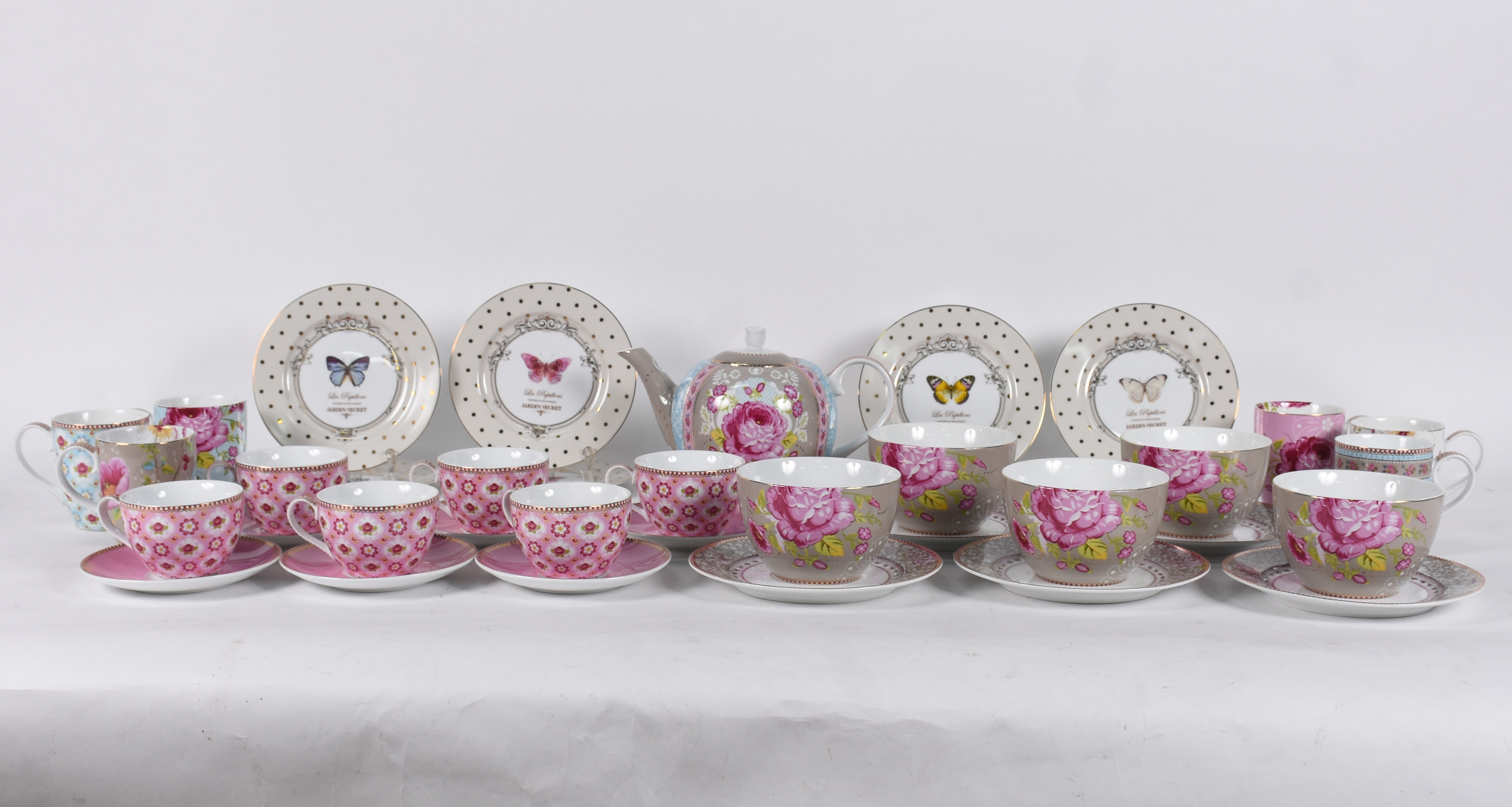 Conjunto de porcelana PIP Home, composto de 6 xícaras de chá com... - foto 2 de 8