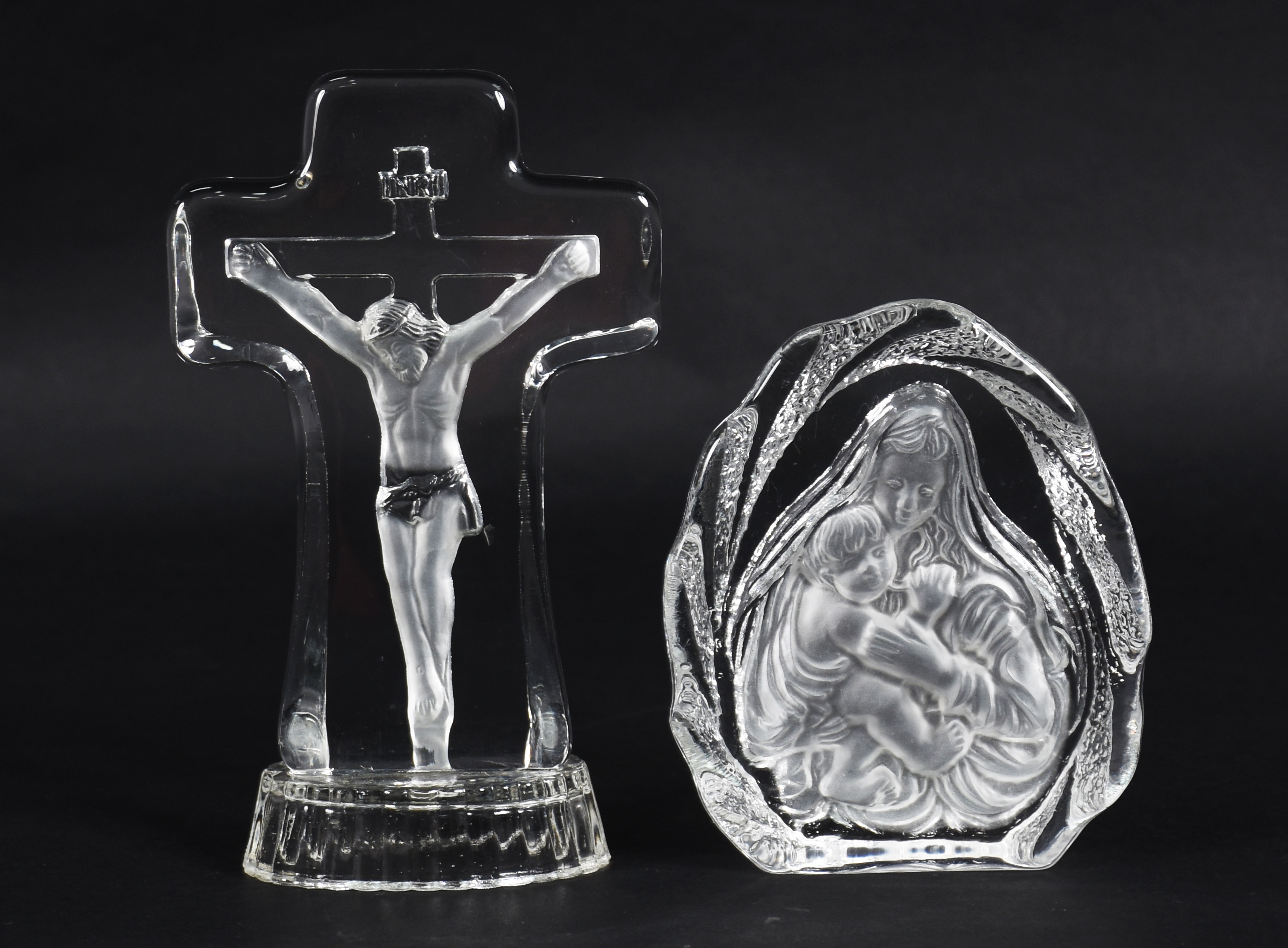 Duas placas de arte sacra de cristal lapidado. - foto 1 de 3