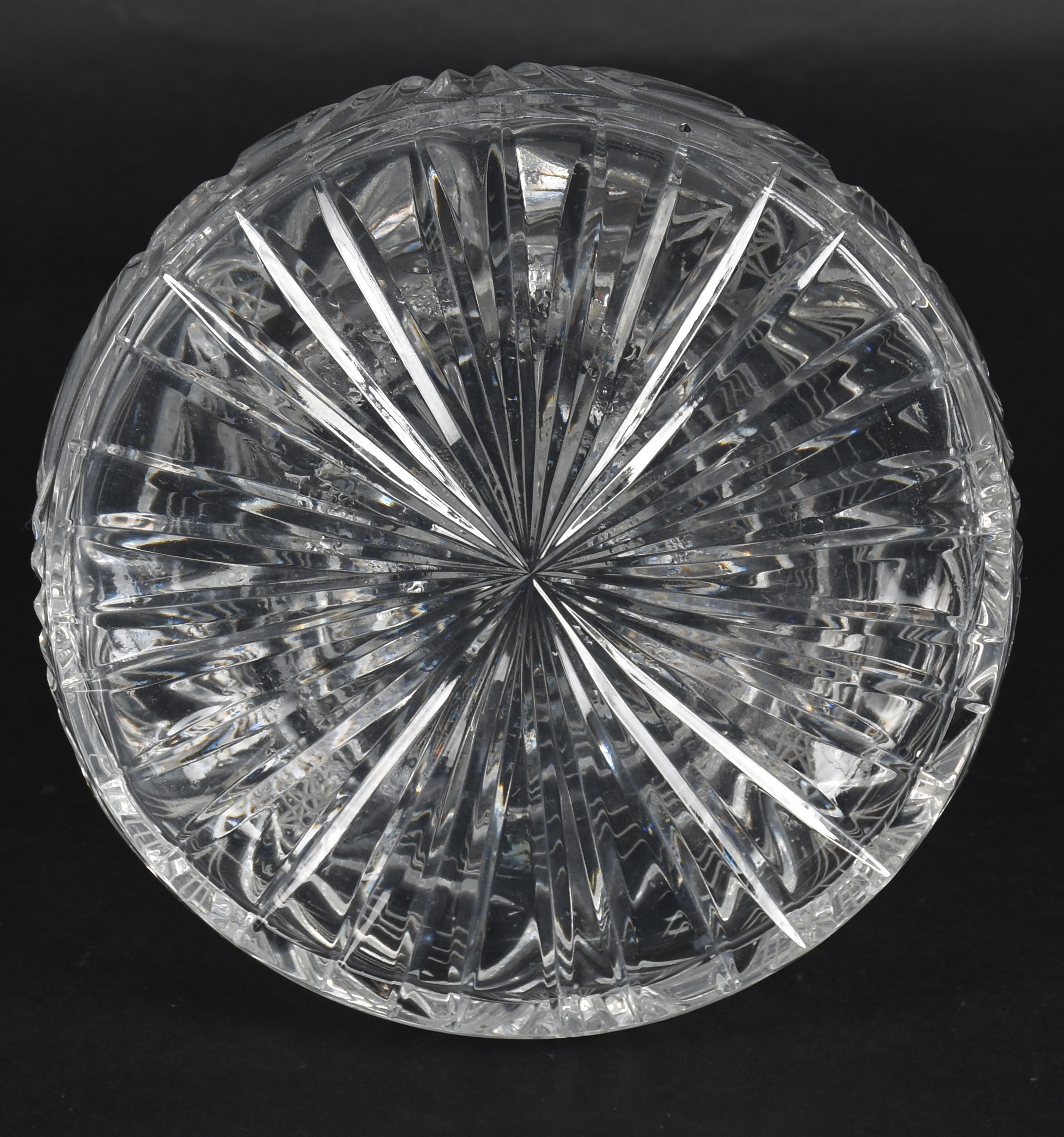 Garrafa de navio de cristal tcheco lapidado. Dita "de navio" pois tem... - foto 5 de 5