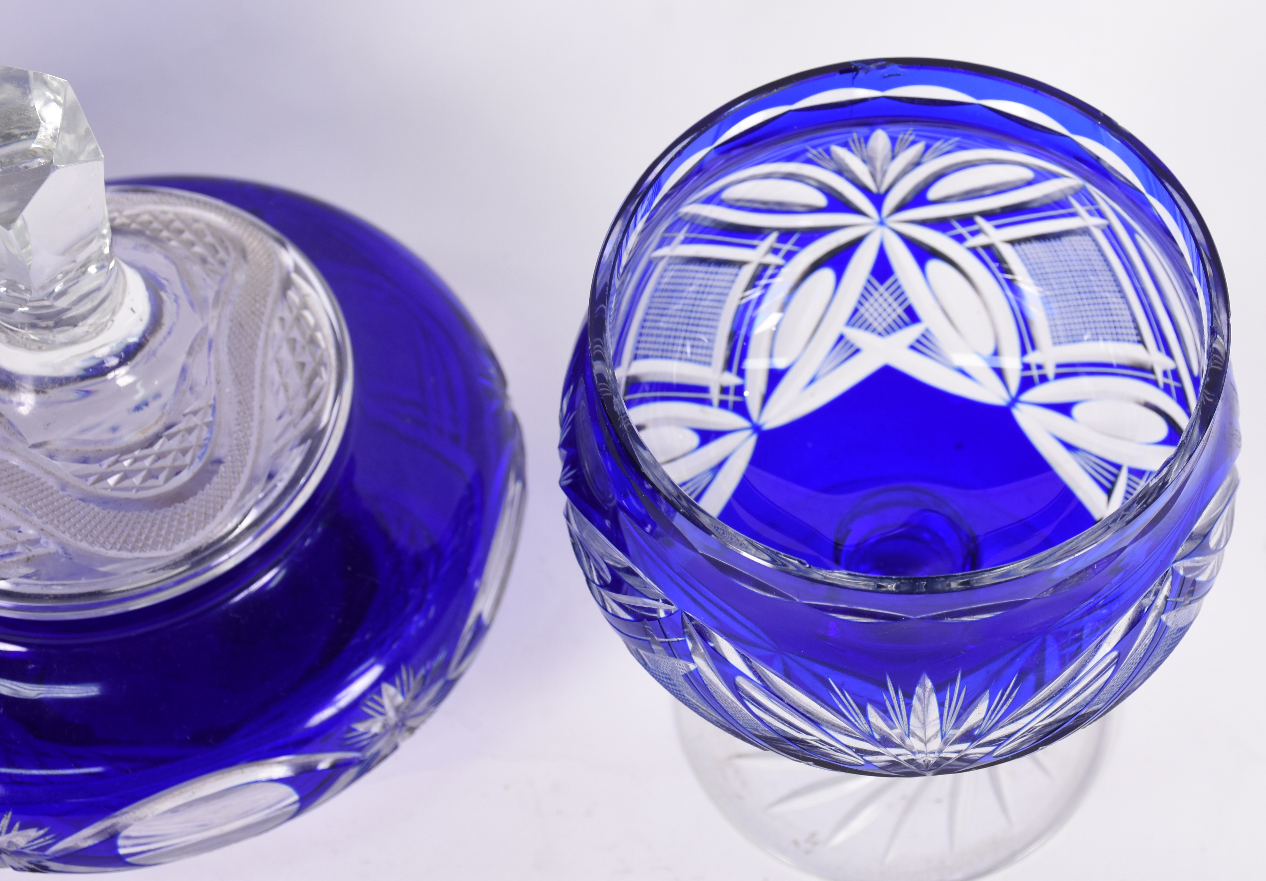 Tres peças de cristal doublé azul lapidado - foto 3 de 5