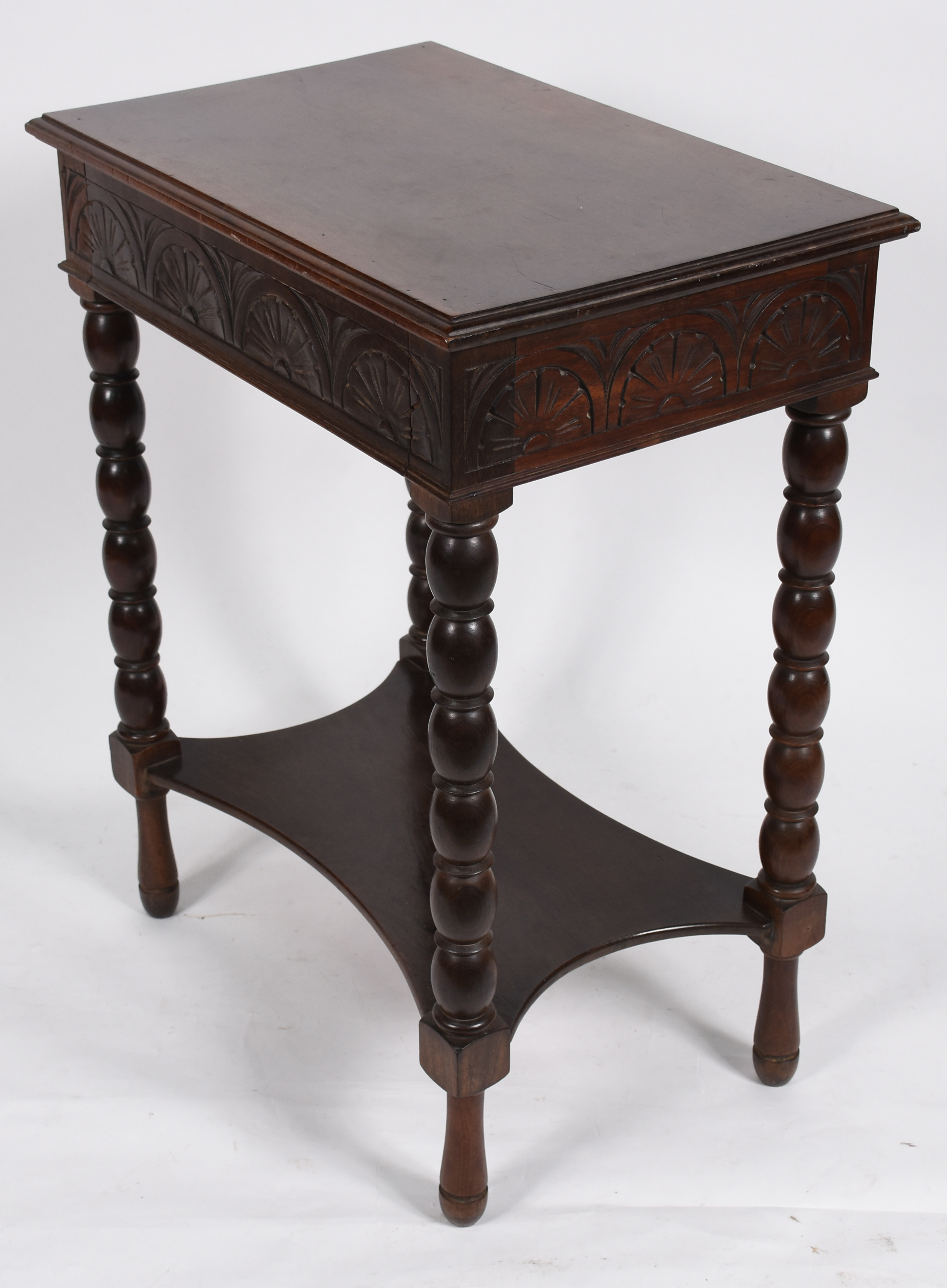Mesa auxiliar de madeira nobre com uma gaveta, pernas torneadas. - foto 3 de 5