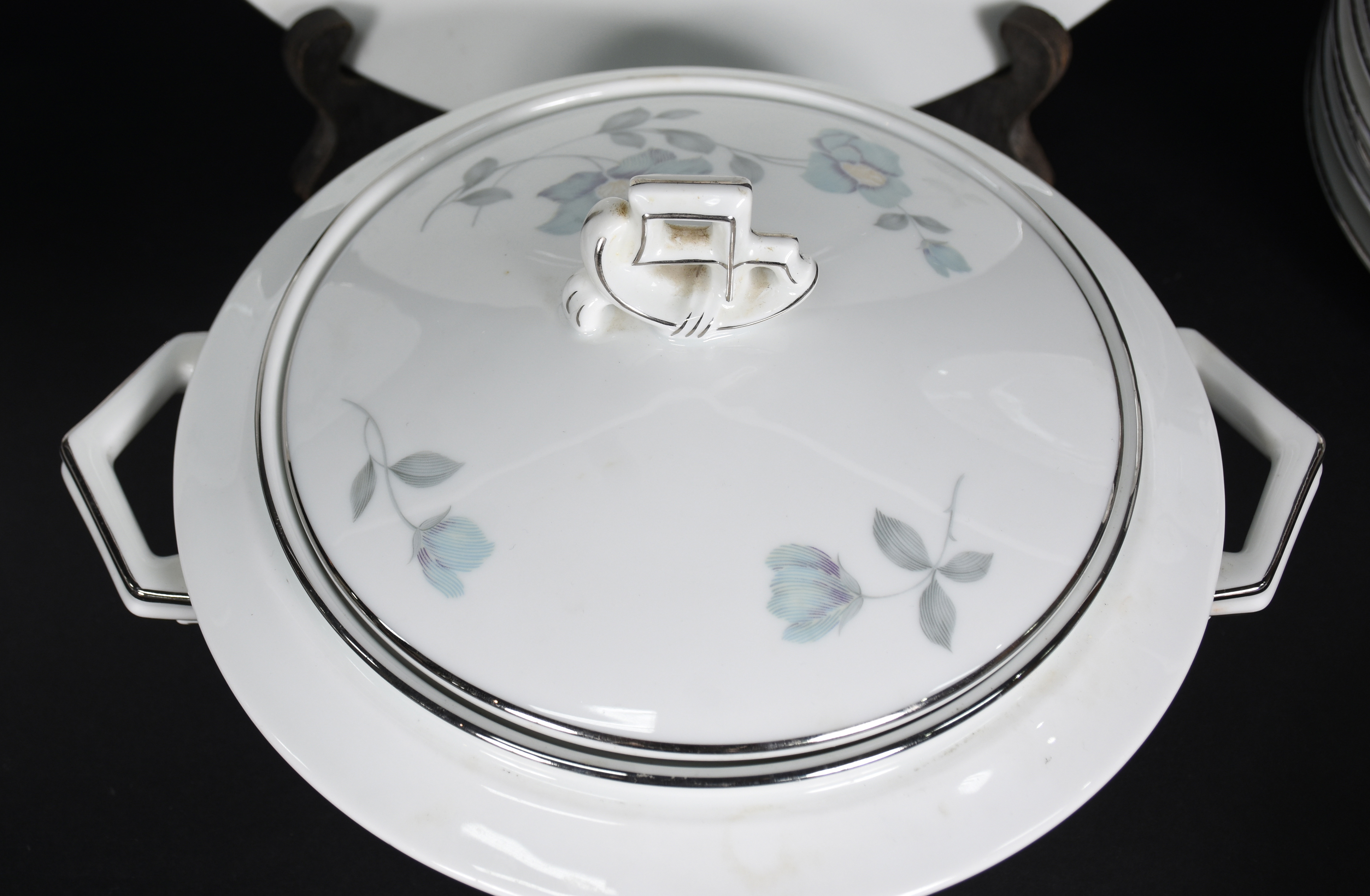 Aparelho de jantar e chá de porcelana Rosenthal, composto de 10... - foto 2 de 7